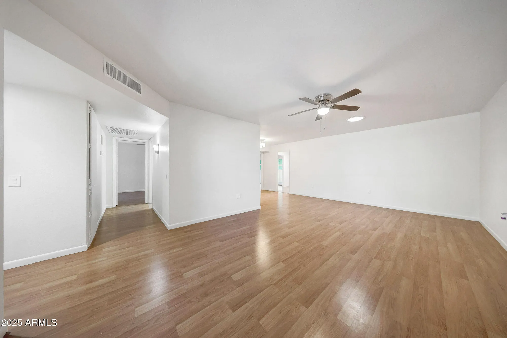 Property Slideshow image 8 of 26 | 10246 w palmeras dr, Sun City, AZ, 85373