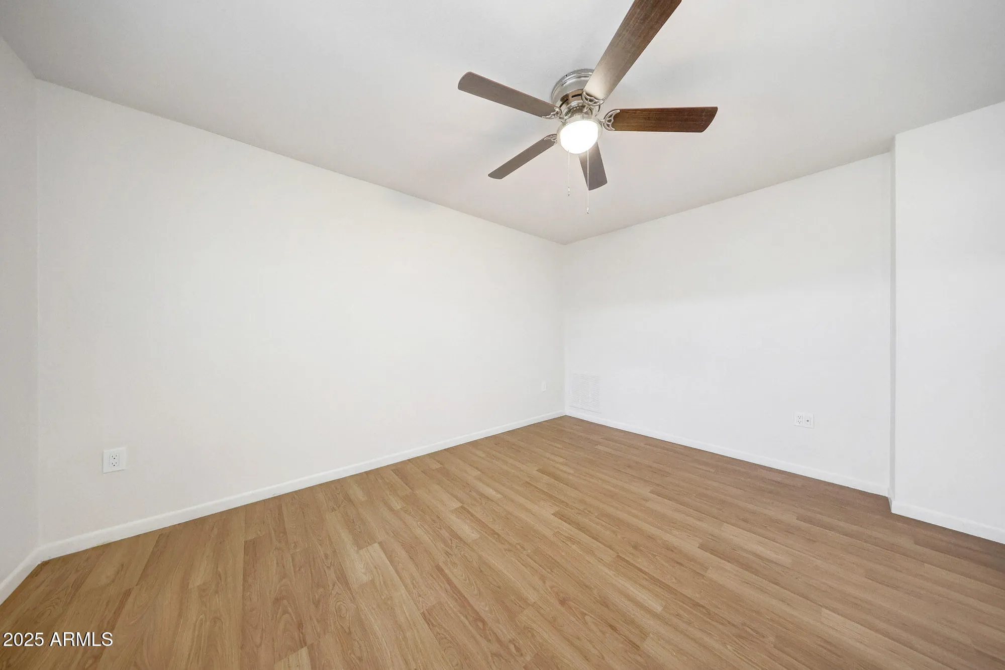 Property Slideshow image 18 of 26 | 10246 w palmeras dr, Sun City, AZ, 85373