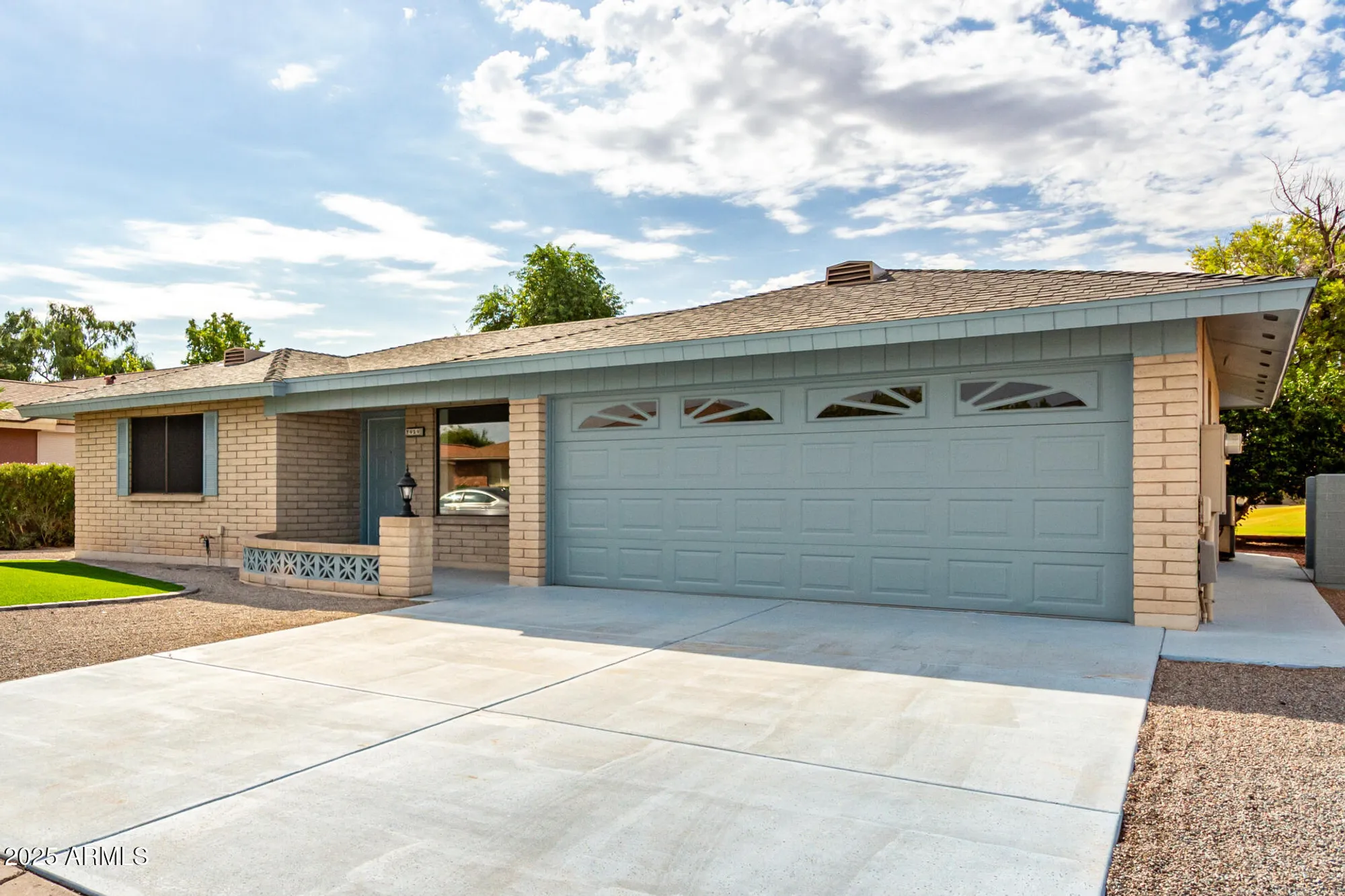Property Slideshow image 4 of 96 | 7929 e lakeview ave, Mesa, AZ, 85209