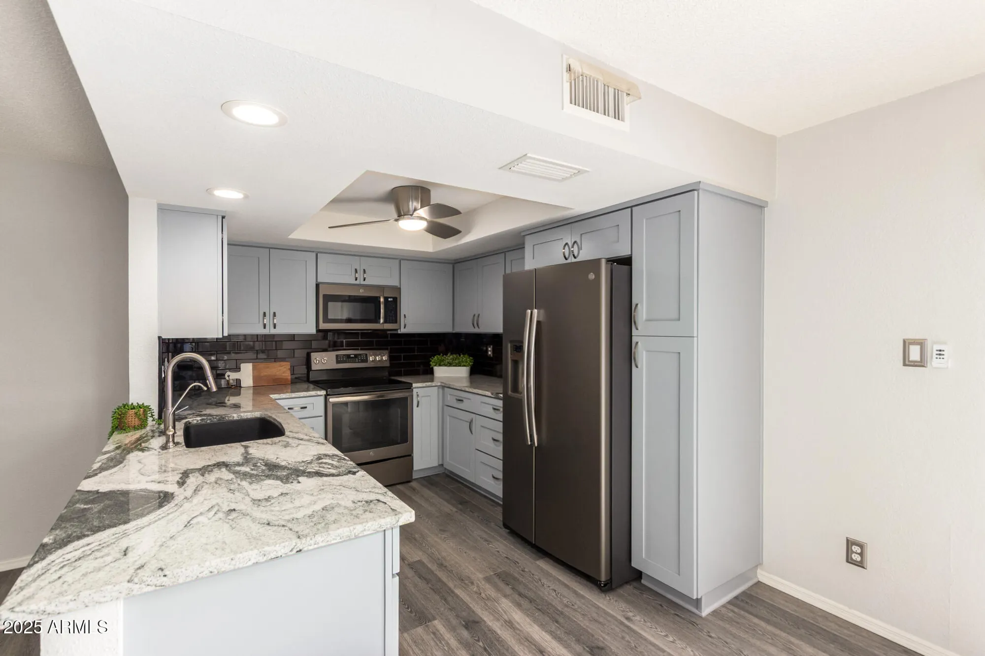 Property Slideshow image 13 of 40 | 716 s privet way, Mesa, AZ, 85208