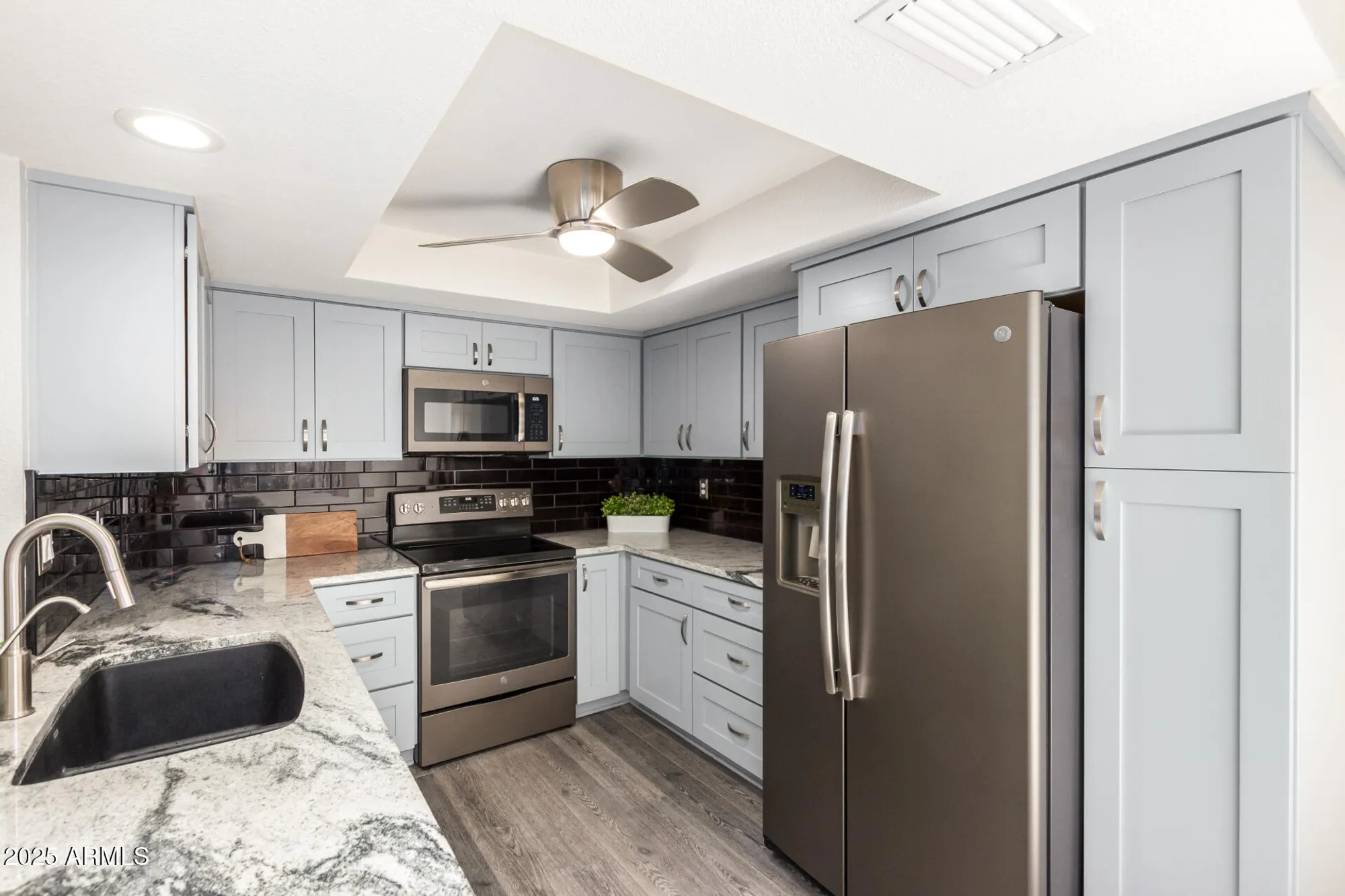 Property Slideshow image 16 of 40 | 716 s privet way, Mesa, AZ, 85208