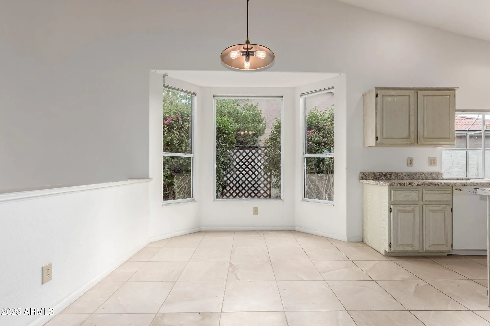 Property Slideshow image 10 of 22 | 24733 s saddletree dr, Sun Lakes, AZ, 85248