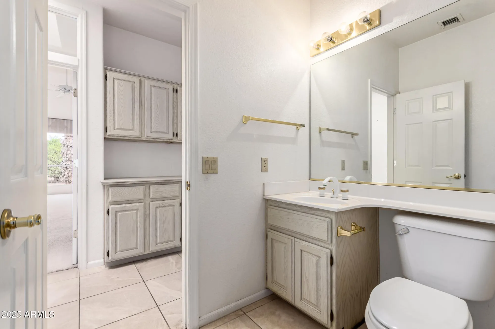 Property Slideshow image 19 of 22 | 24733 s saddletree dr, Sun Lakes, AZ, 85248