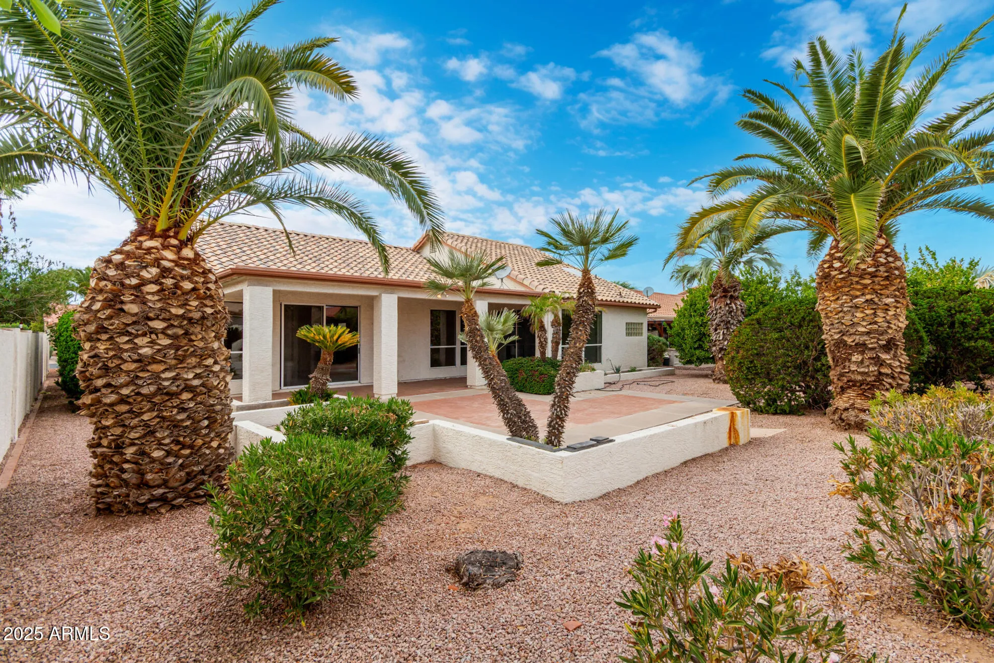 Property Slideshow image 1 of 22 | 24733 s saddletree dr, Sun Lakes, AZ, 85248