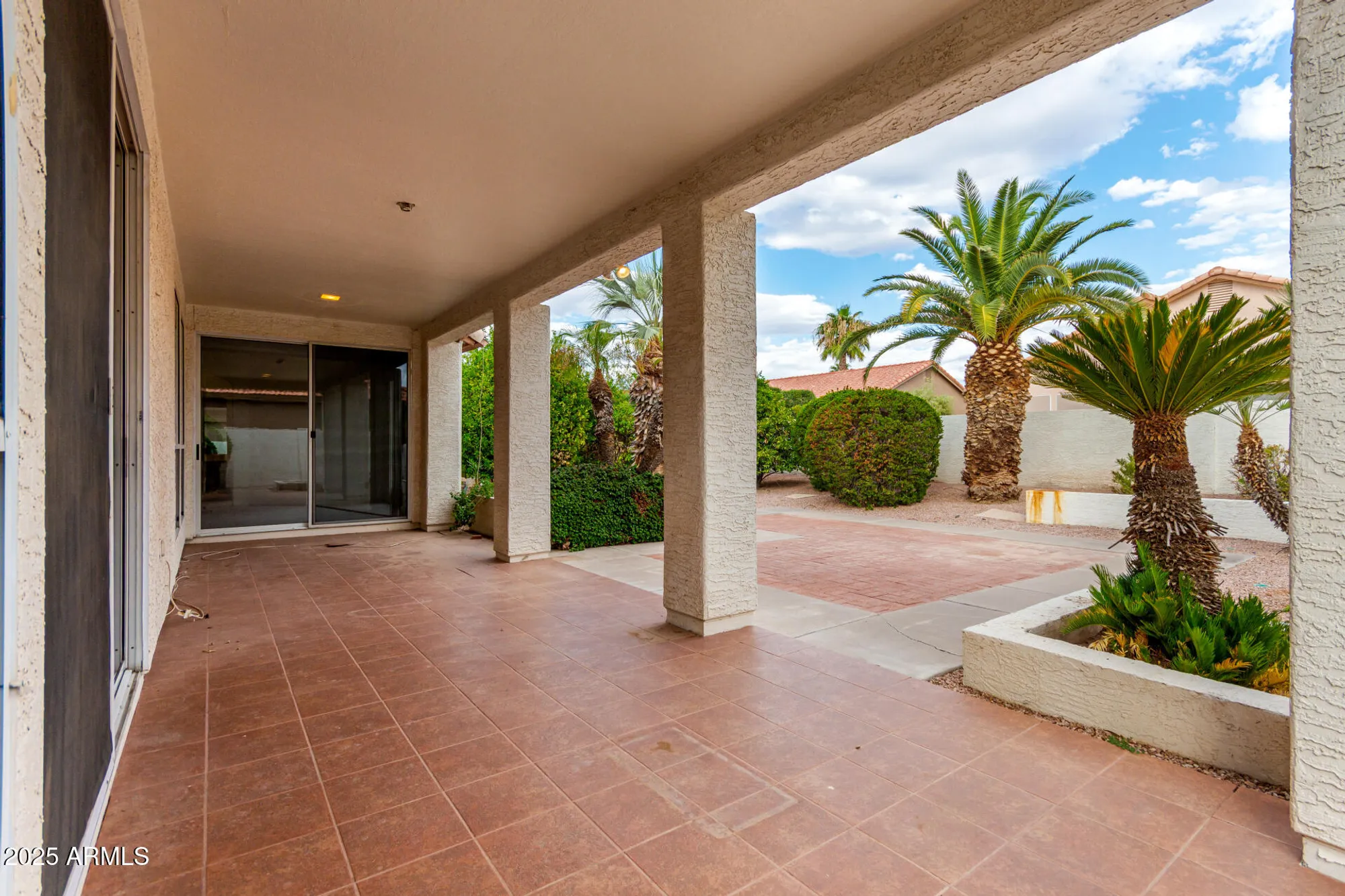 Property Slideshow image 5 of 22 | 24733 s saddletree dr, Sun Lakes, AZ, 85248