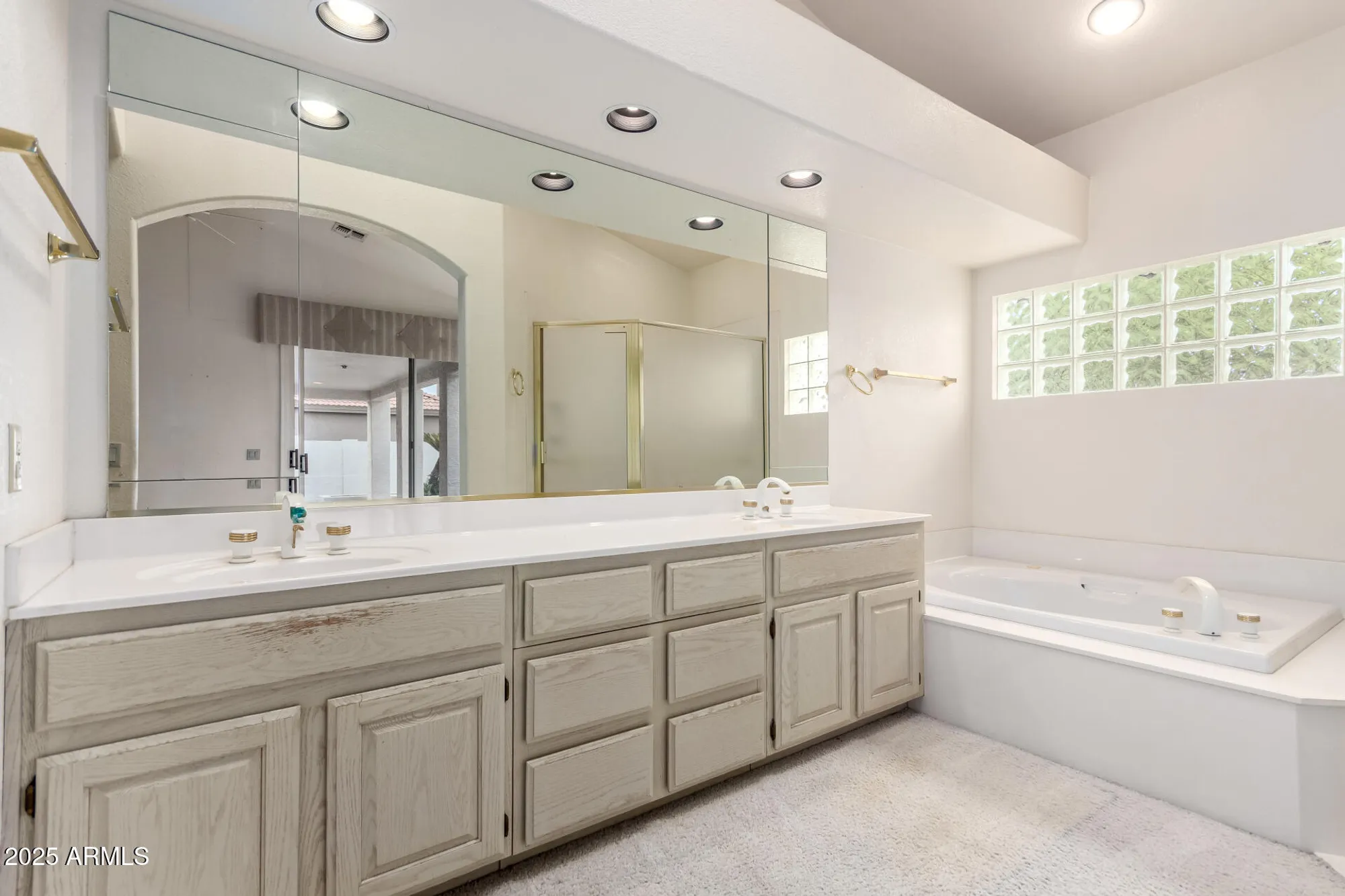 Property Slideshow image 12 of 22 | 24733 s saddletree dr, Sun Lakes, AZ, 85248