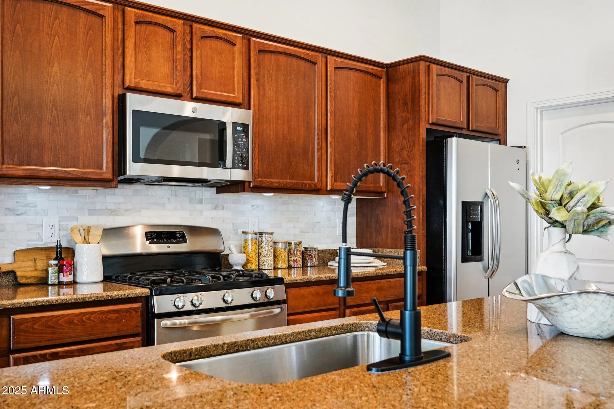 Property Slideshow image 12 of 55 | 16758 w almeria rd, Goodyear, AZ, 85395