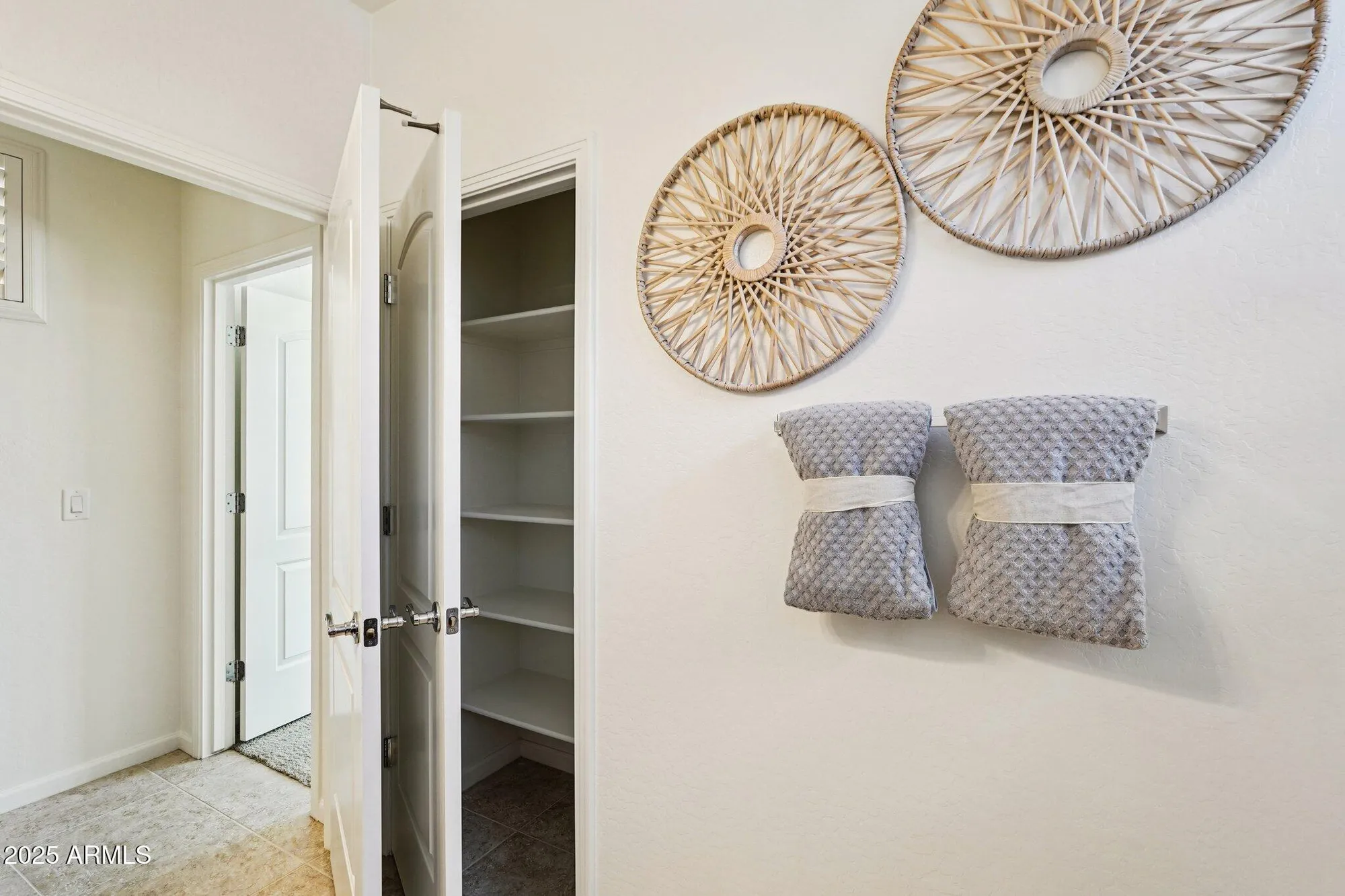 Property Slideshow image 16 of 55 | 16758 w almeria rd, Goodyear, AZ, 85395