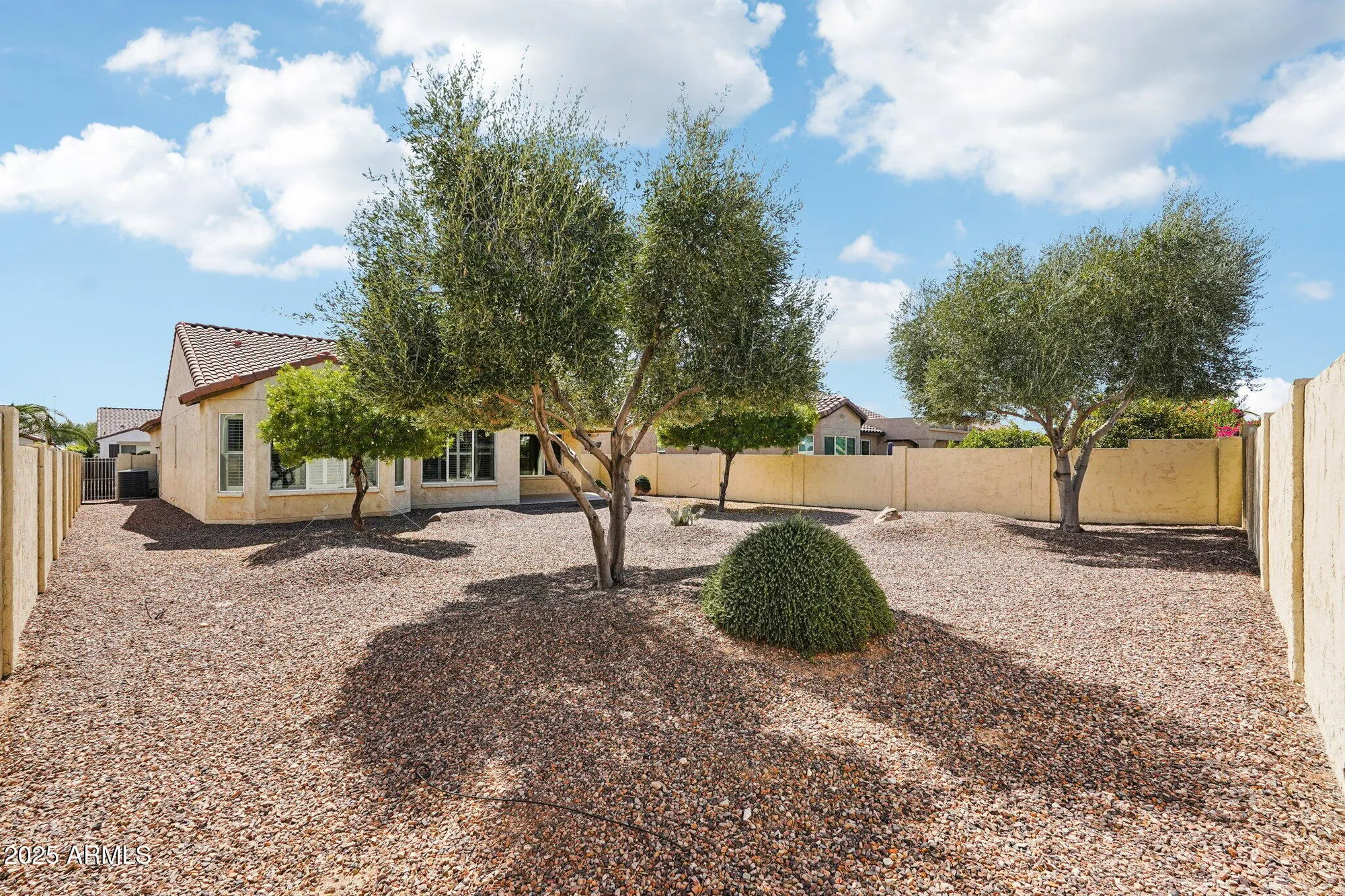 Property Slideshow image 28 of 55 | 16758 w almeria rd, Goodyear, AZ, 85395