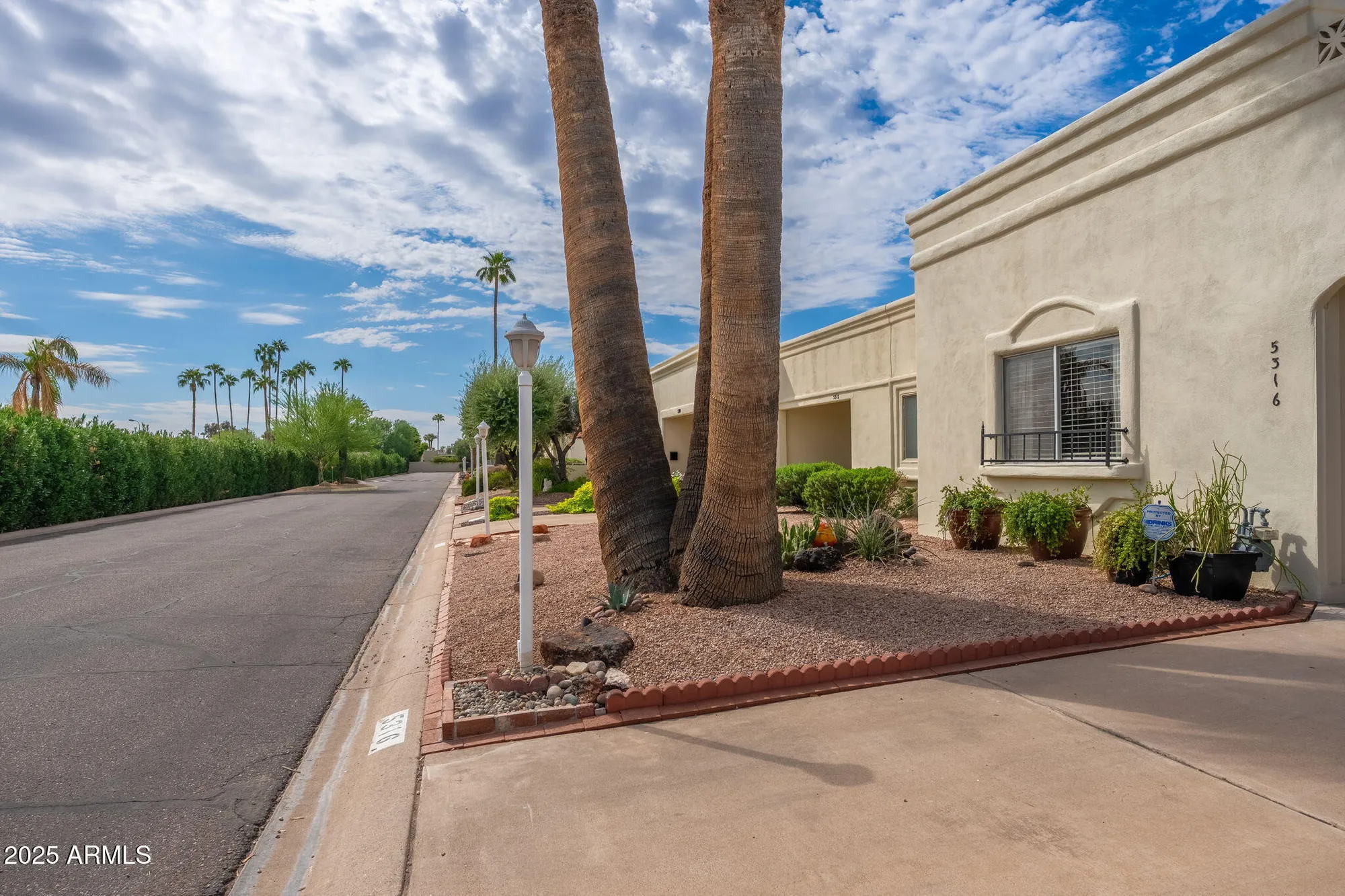 Property Slideshow image 2 of 28 | 5316 n 78th pl, Scottsdale, AZ, 85250