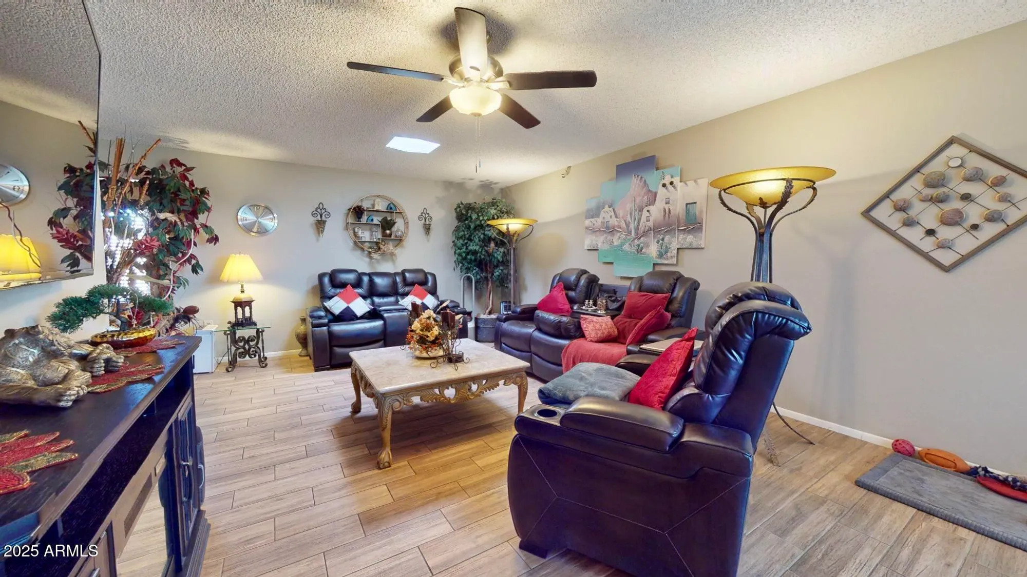 Property Slideshow image 2 of 26 | 17447 n 99th dr, Sun City, AZ, 85373