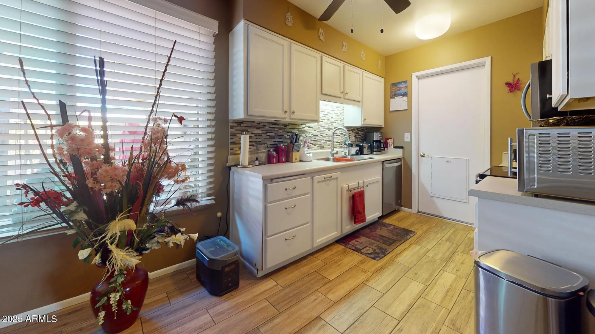 Property Slideshow image 13 of 26 | 17447 n 99th dr, Sun City, AZ, 85373