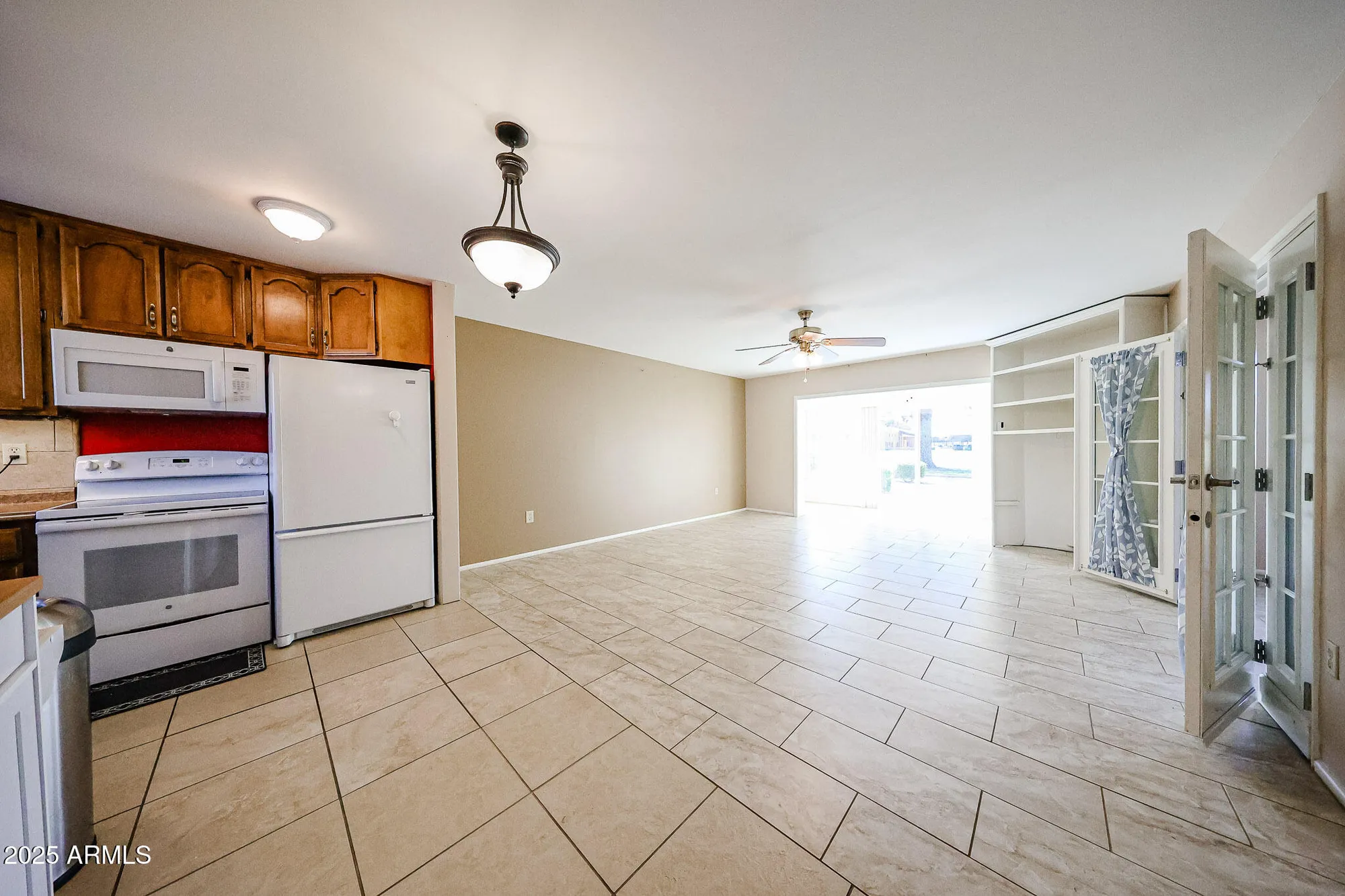 Property Slideshow image 6 of 19 | 10829 n fairway ct w # 106, Sun City, AZ, 85351
