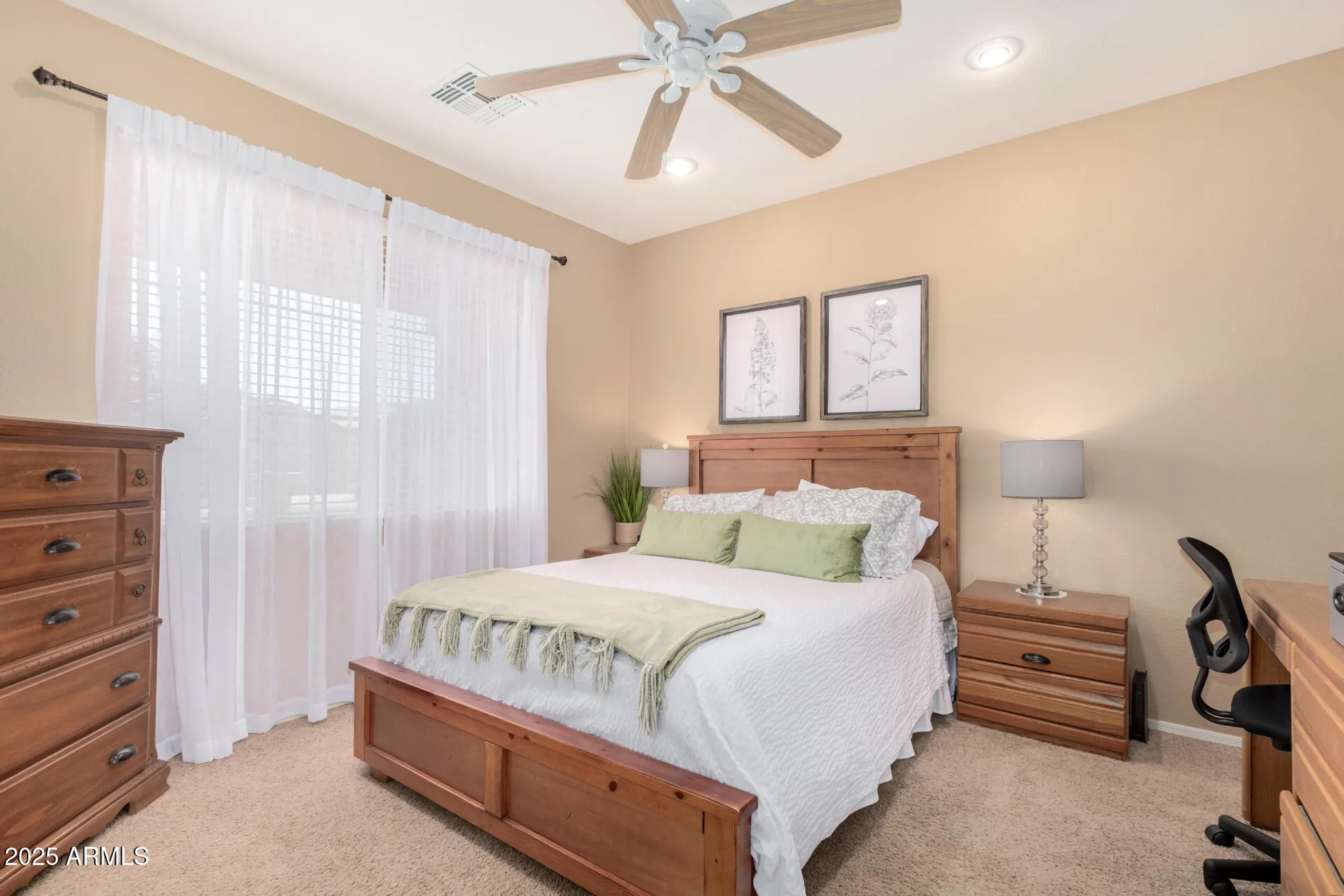 Property Slideshow image 16 of 33 | 17624 w ingleside dr, Surprise, AZ, 85374