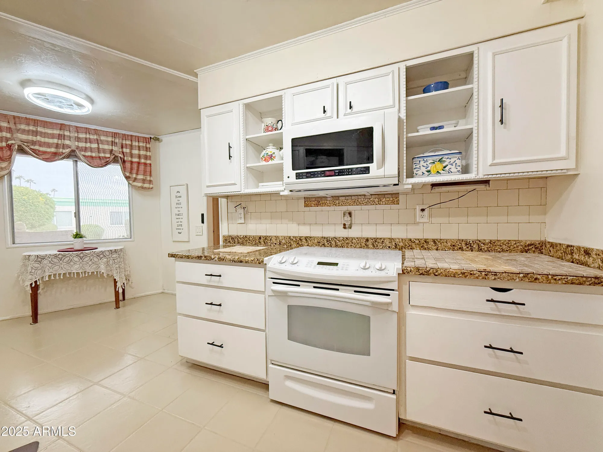 Property Slideshow image 11 of 27 | 11078 w coggins dr, Sun City, AZ, 85351