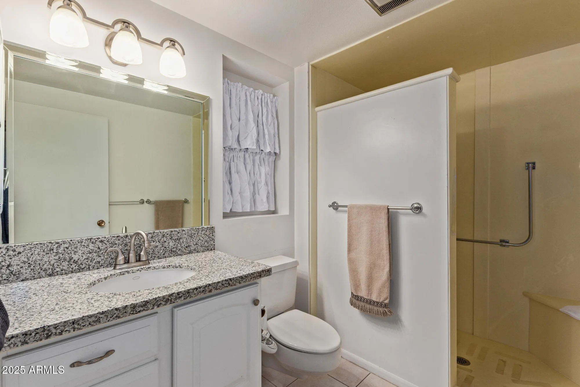 Property Slideshow image 11 of 23 | 18211 n conestoga dr, Sun City, AZ, 85373