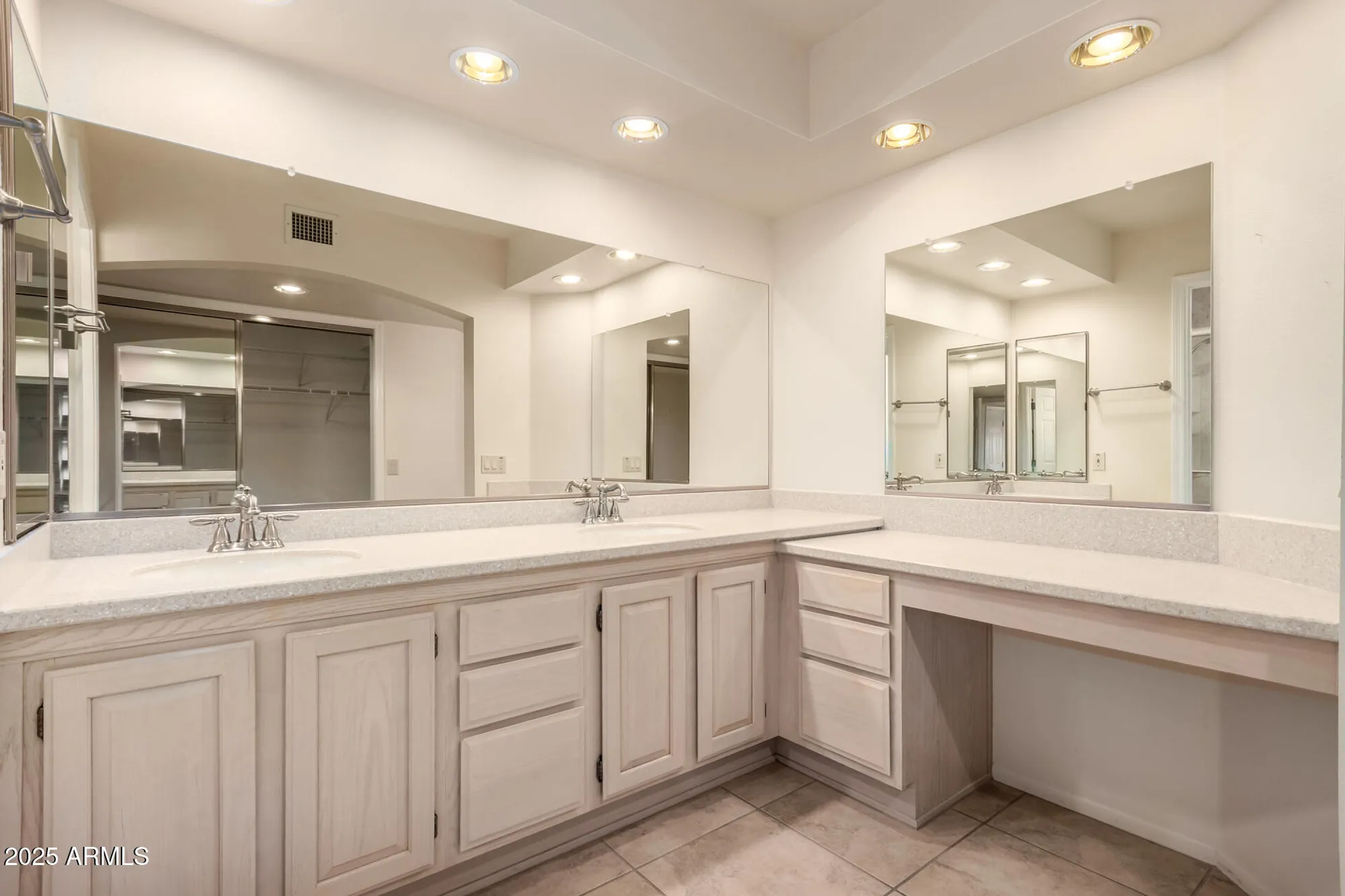 Property Slideshow image 19 of 36 | 13919 w gable hill dr, Sun City West, AZ, 85375