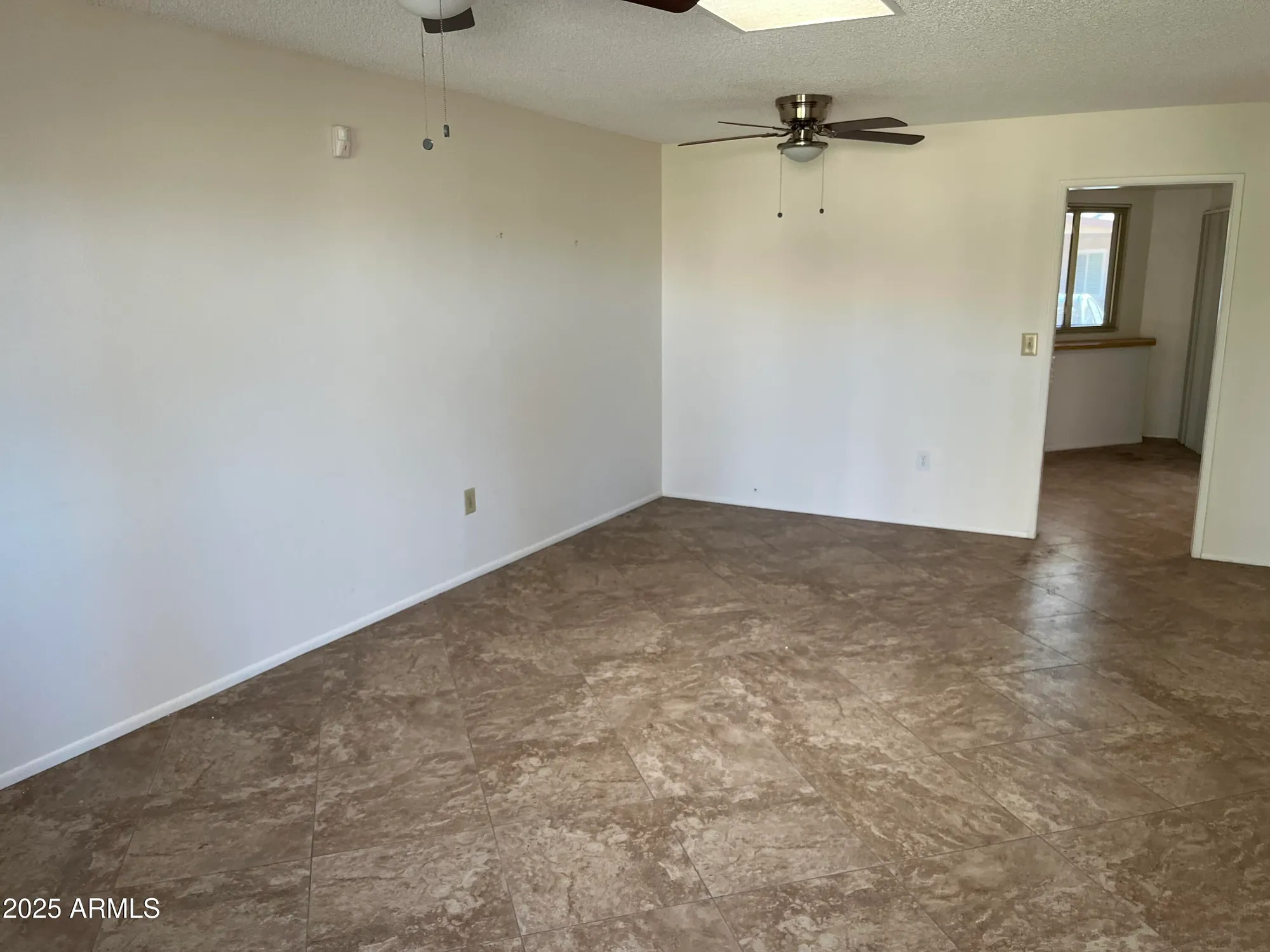 Property Slideshow image 3 of 18 | 10889 w santa fe dr, Sun City, AZ, 85351