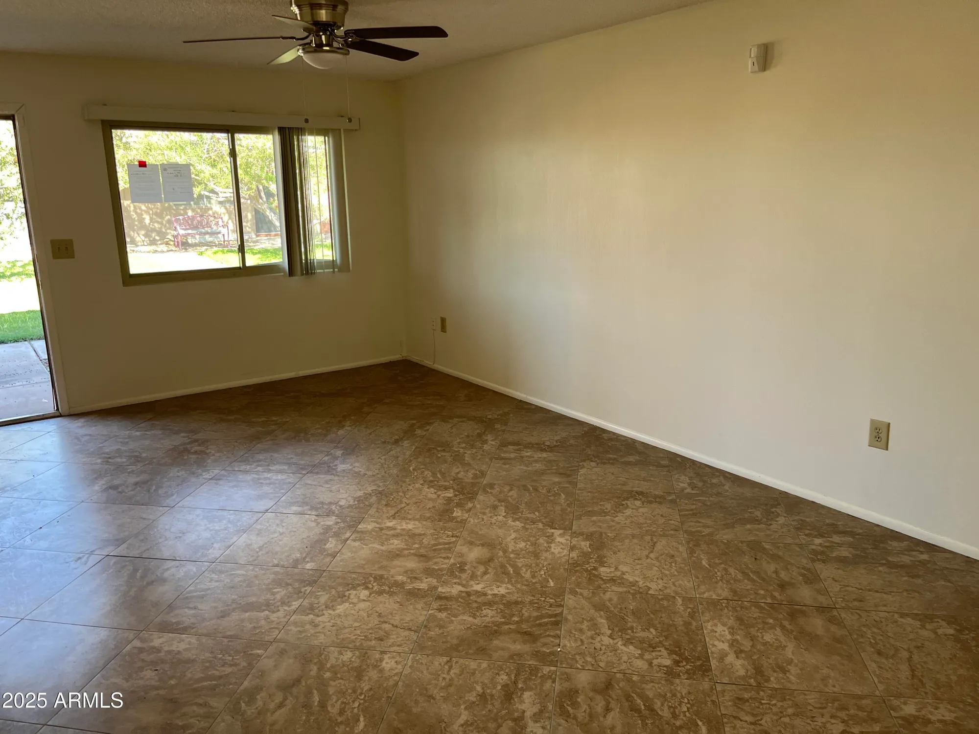 Property Slideshow image 4 of 18 | 10889 w santa fe dr, Sun City, AZ, 85351