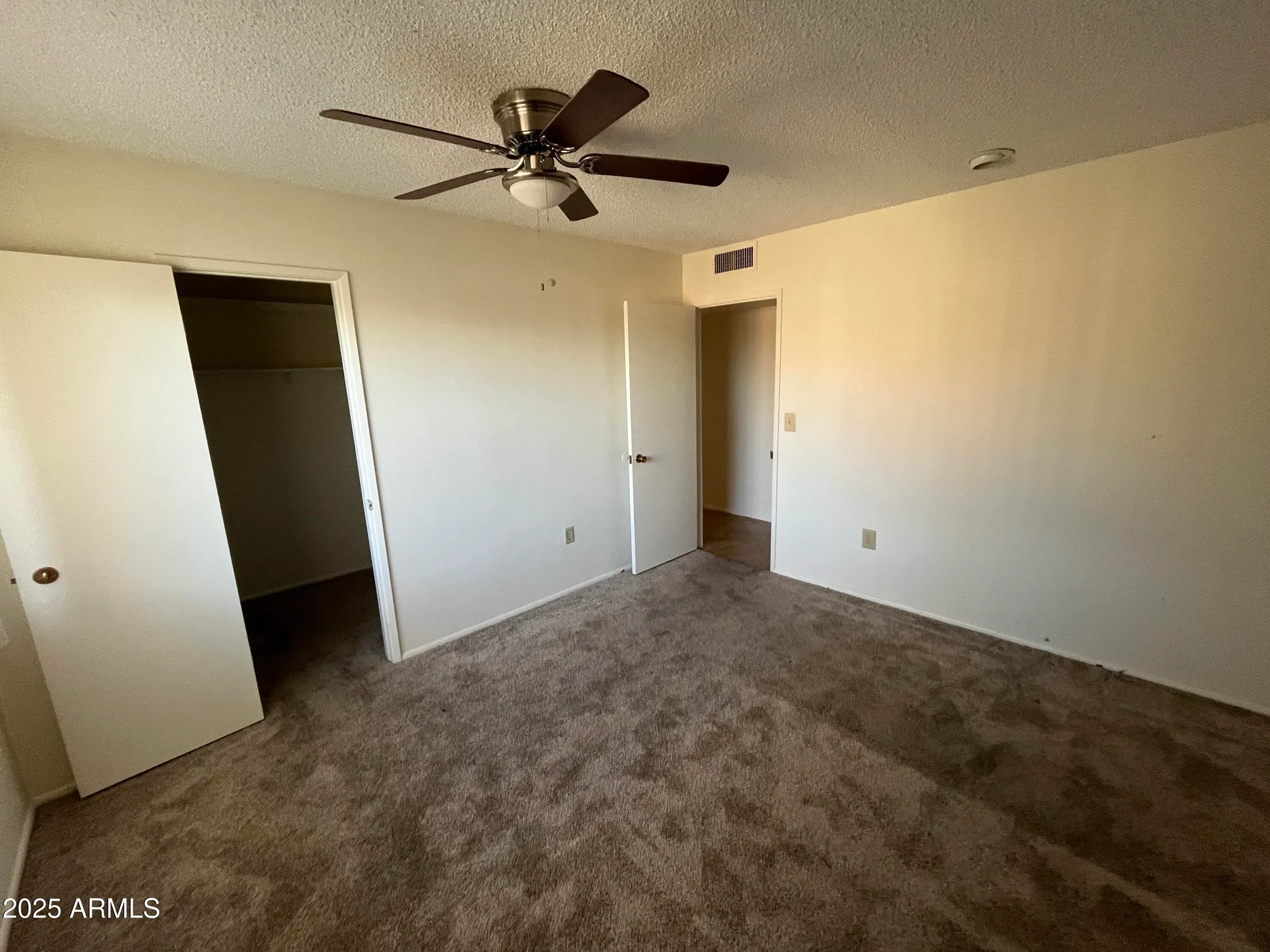 Property Slideshow image 12 of 18 | 10889 w santa fe dr, Sun City, AZ, 85351