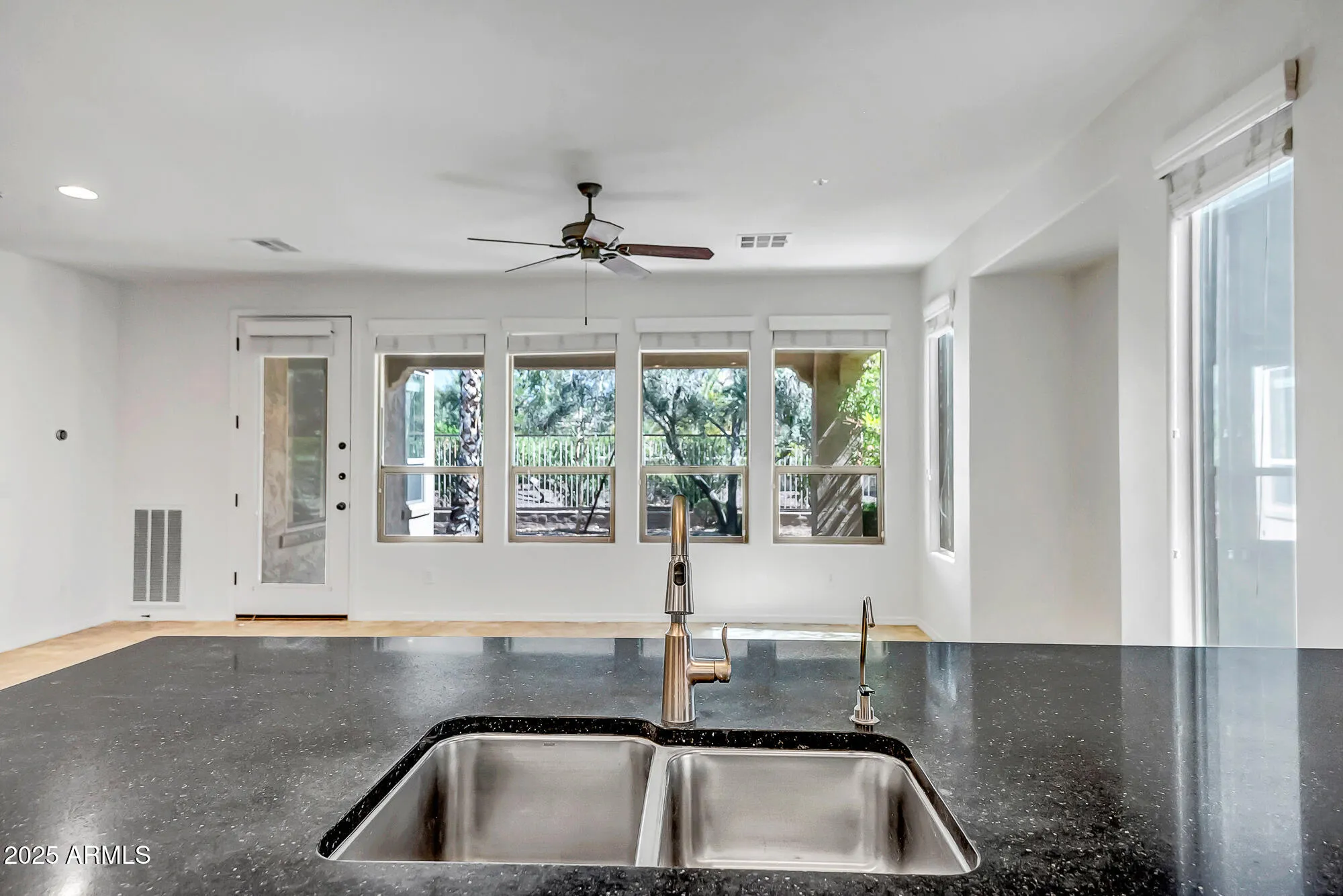 Property Slideshow image 10 of 34 | 29361 n 130th gln, Peoria, AZ, 85383