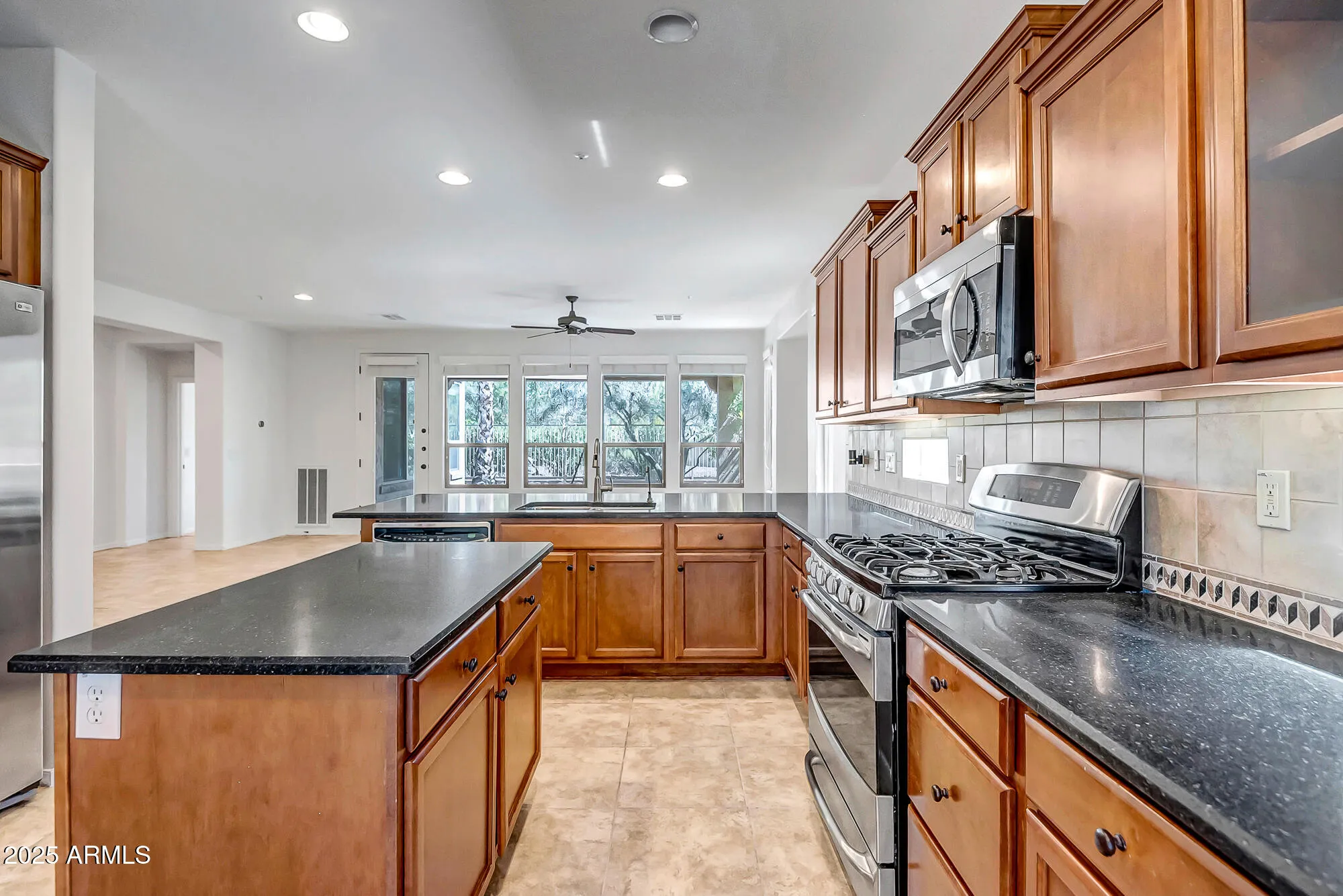 Property Slideshow image 7 of 34 | 29361 n 130th gln, Peoria, AZ, 85383