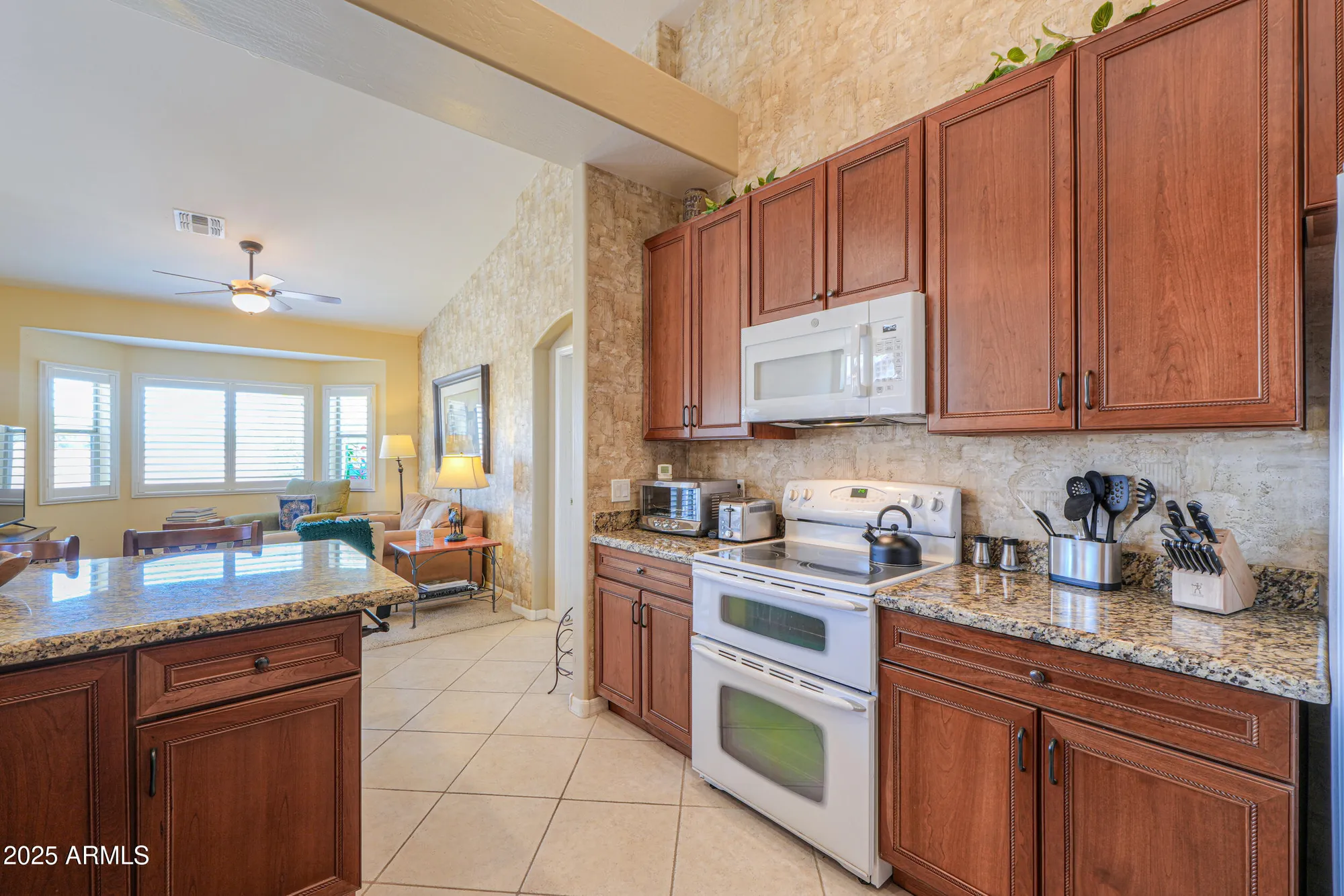 Property Slideshow image 19 of 59 | 1412 n desert willow st, Casa Grande, AZ, 85122