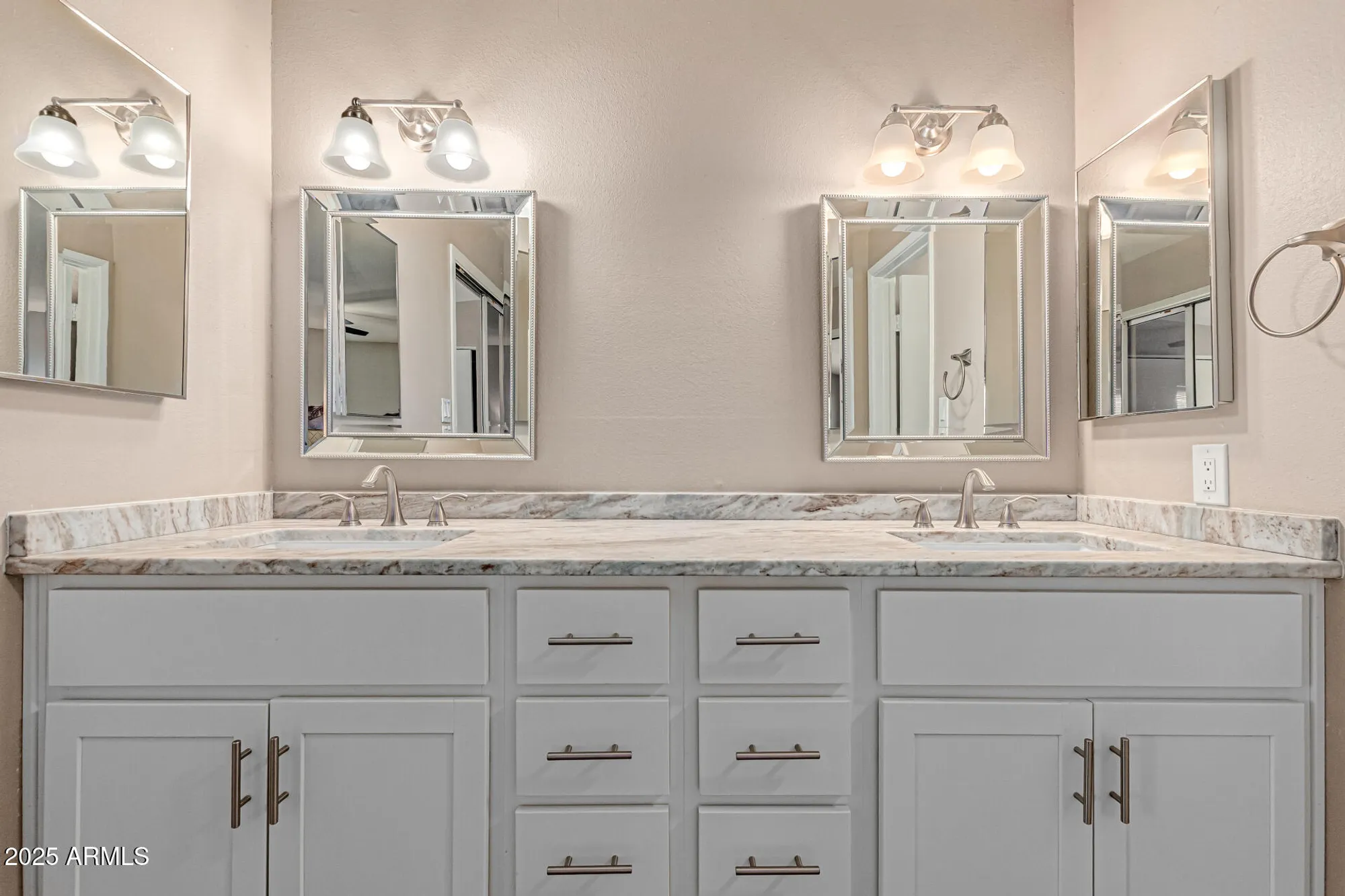 Property Slideshow image 20 of 34 | 11449 s iroquois dr, Phoenix, AZ, 85044