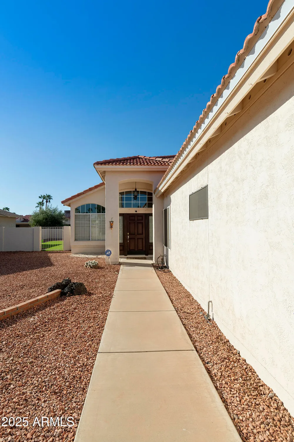 Property Slideshow image 3 of 54 | 10409 e silvertree dr, Sun Lakes, AZ, 85248