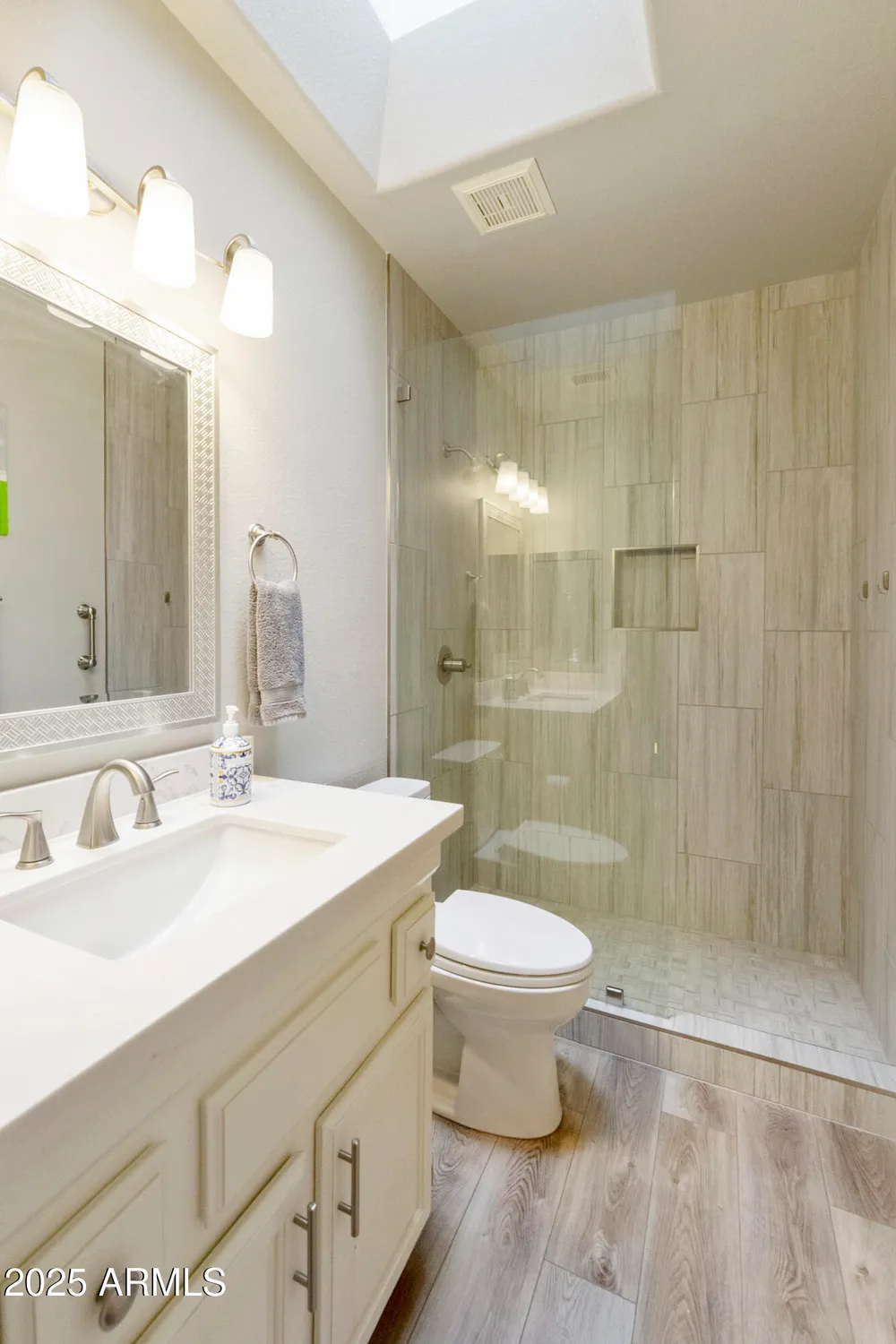 Property Slideshow image 33 of 54 | 10409 e silvertree dr, Sun Lakes, AZ, 85248