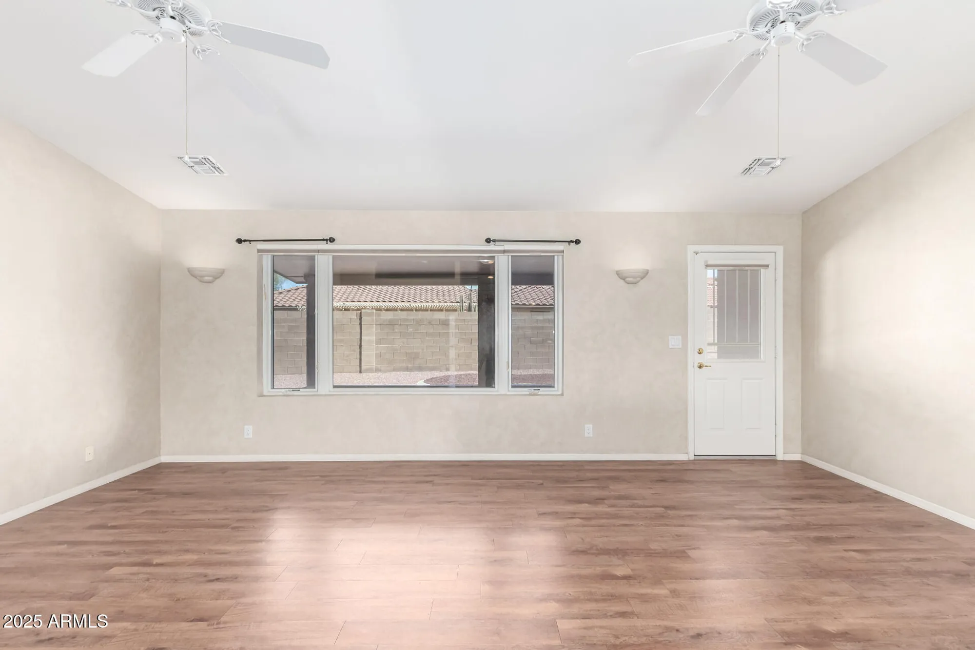 Property Slideshow image 13 of 37 | 11510 e lomita ave, Mesa, AZ, 85209