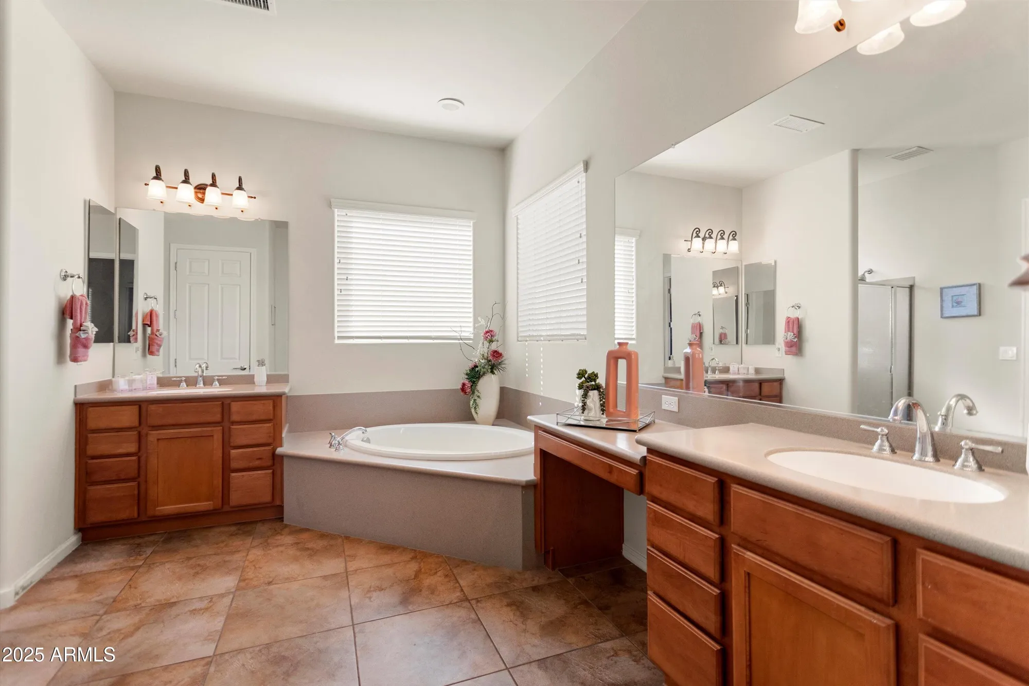 Property Slideshow image 22 of 39 | 26474 w runion dr, Buckeye, AZ, 85396