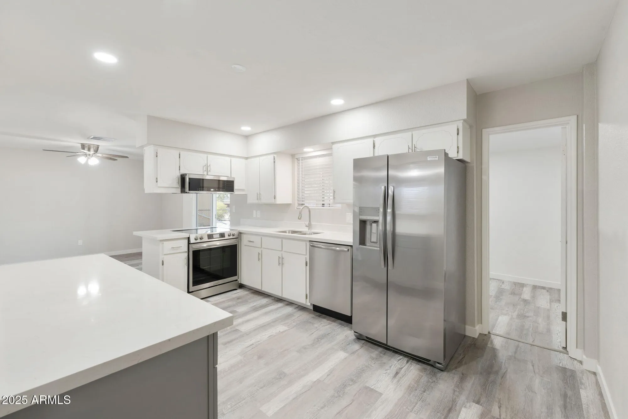 Property Slideshow image 4 of 18 | 1346 s main dr, Apache Junction, AZ, 85120