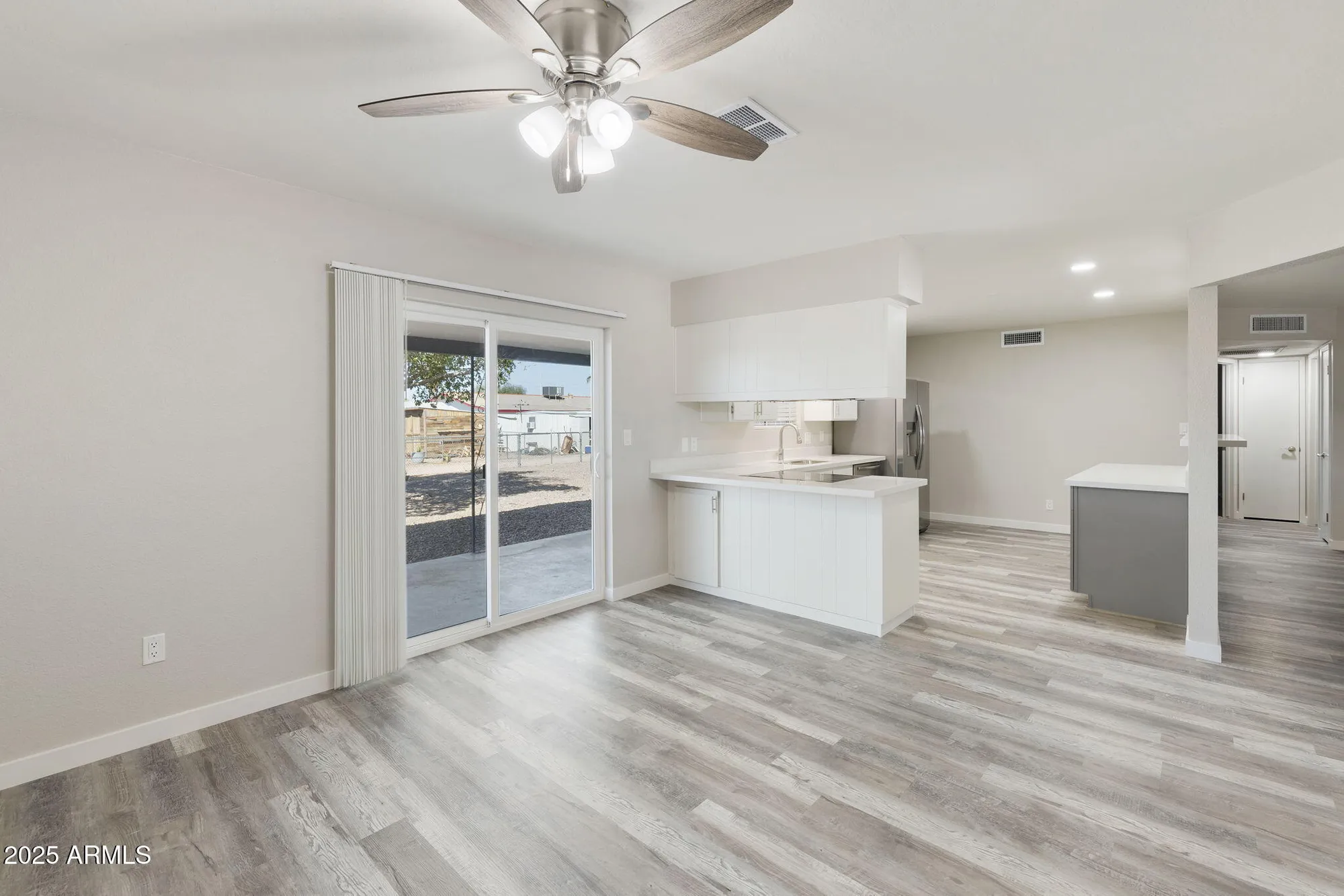 Property Slideshow image 6 of 18 | 1346 s main dr, Apache Junction, AZ, 85120