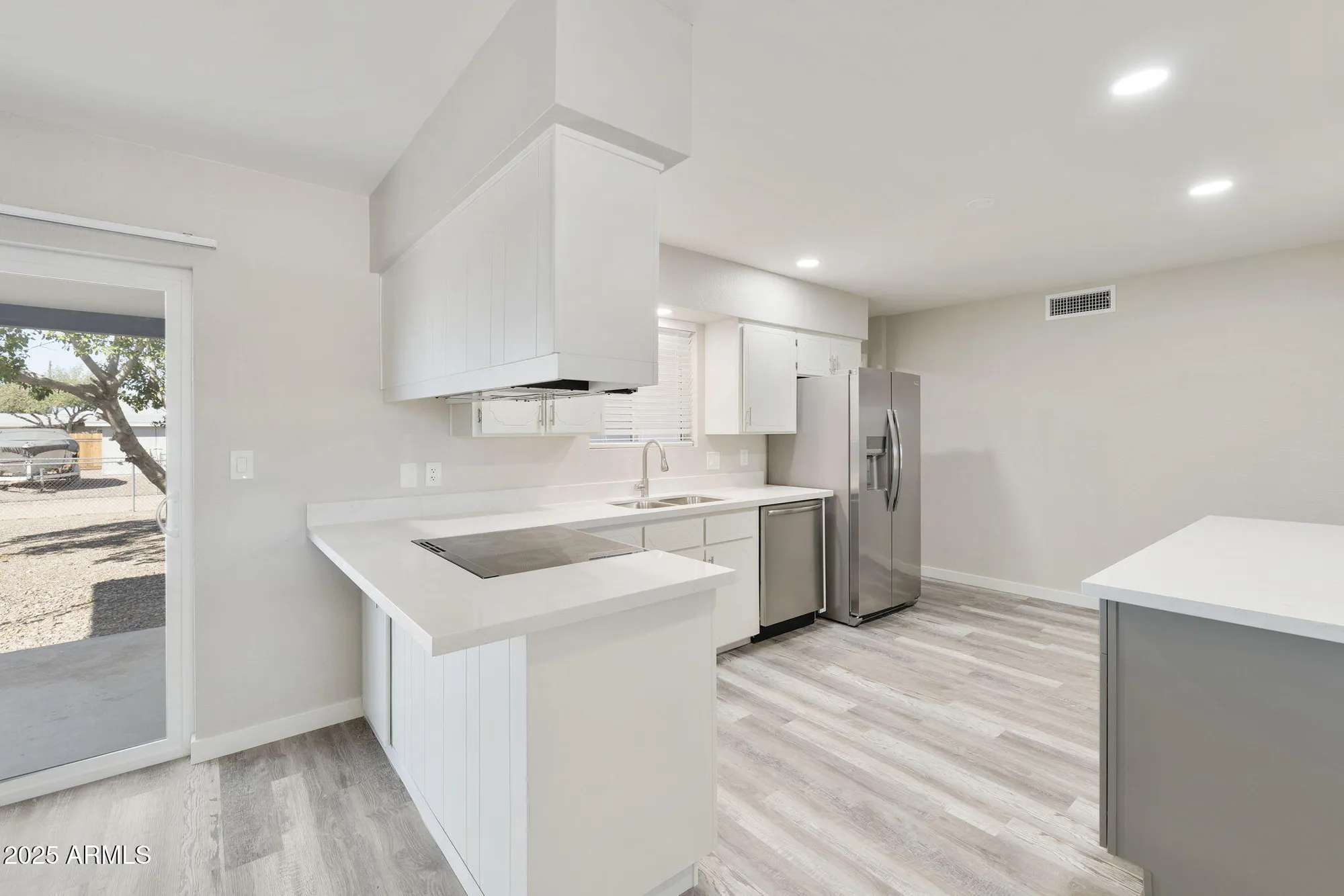 Property Slideshow image 5 of 18 | 1346 s main dr, Apache Junction, AZ, 85120