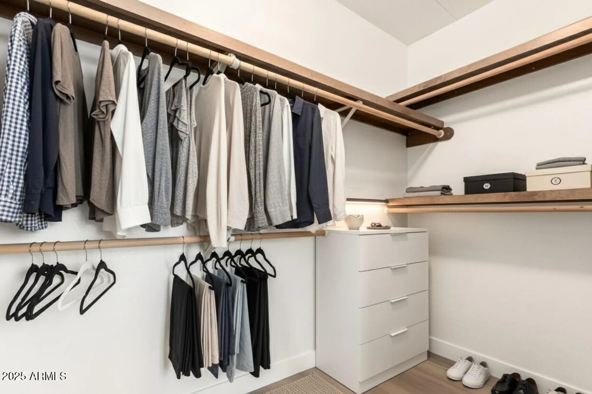 Property Slideshow image 15 of 24 | 5433 e mcdowell rd, Mesa, AZ, 85215