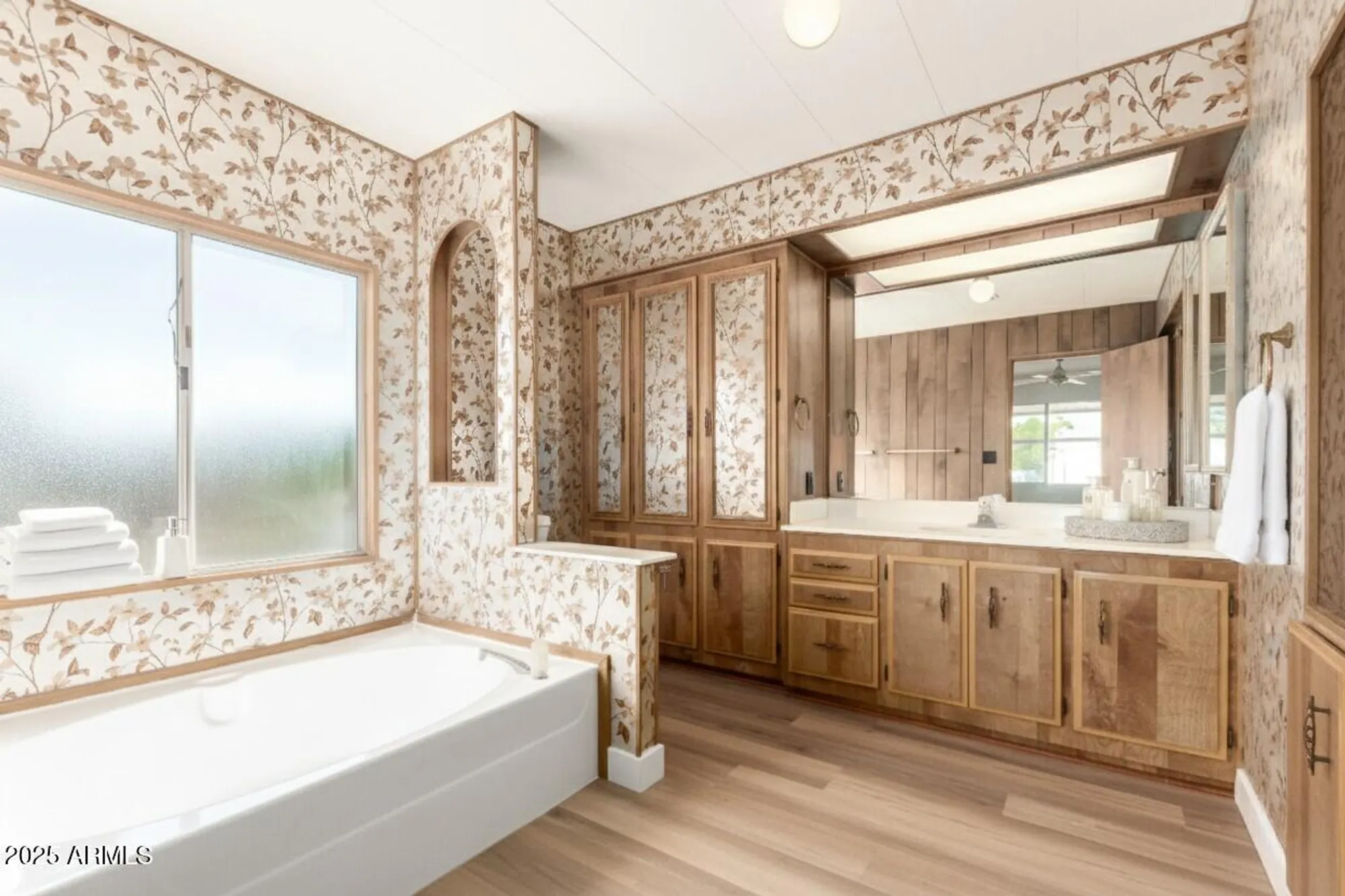 Property Slideshow image 11 of 24 | 5433 e mcdowell rd, Mesa, AZ, 85215