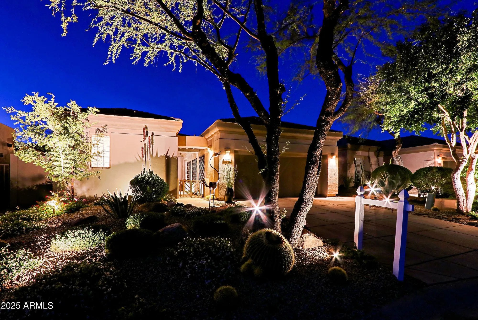 Property Slideshow image 2 of 96 | 6936 e whispering mesquite trl, Scottsdale, AZ, 85266