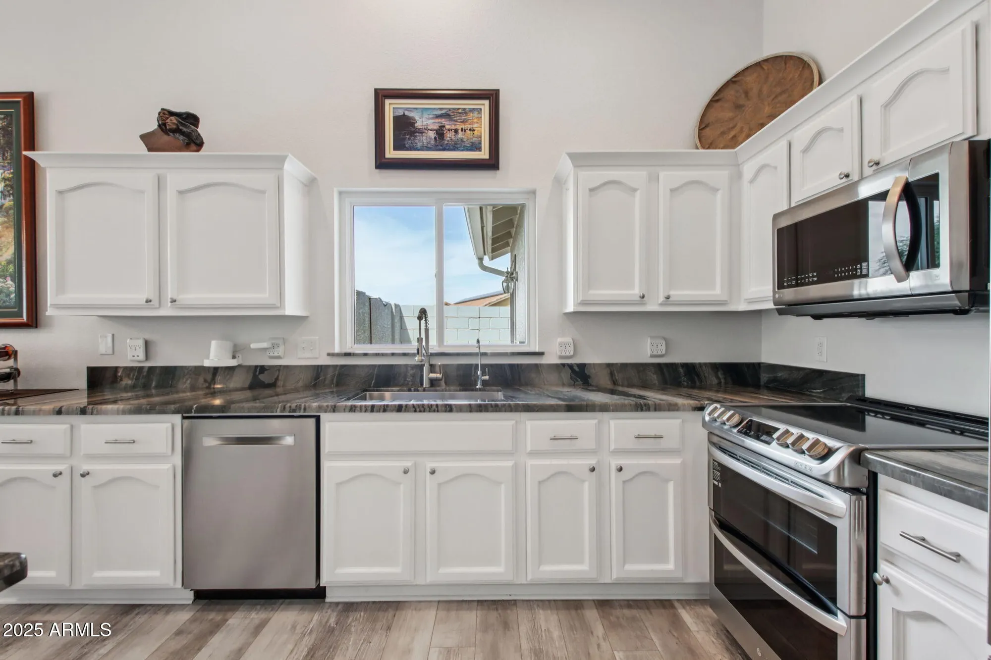 Property Slideshow image 10 of 35 | 3090 n 148th dr, Goodyear, AZ, 85395