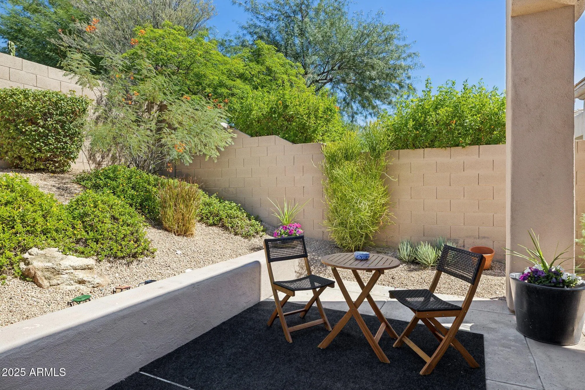Property Slideshow image 20 of 30 | 7116 e bramble berry ln, Scottsdale, AZ, 85266