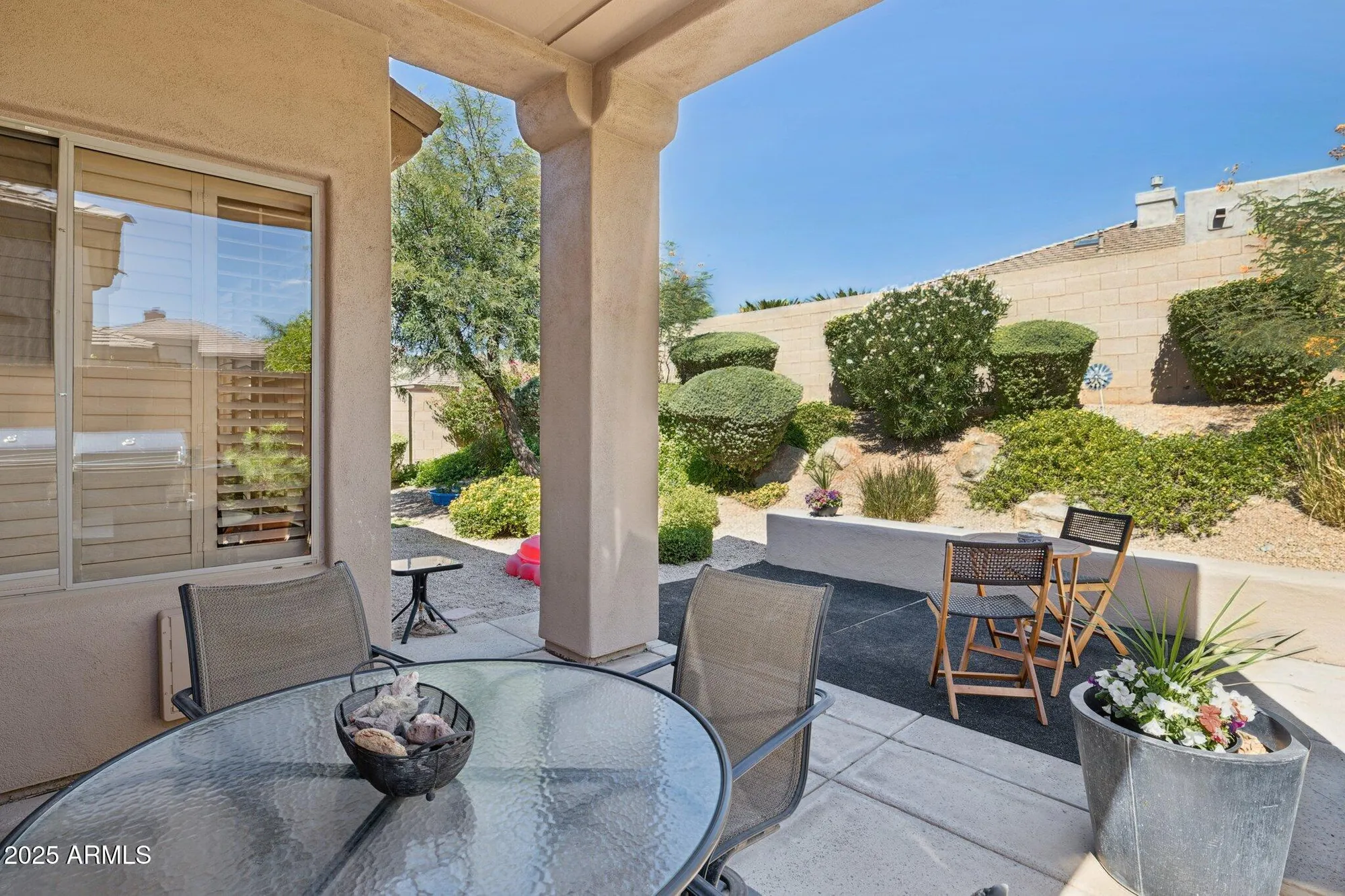Property Slideshow image 21 of 30 | 7116 e bramble berry ln, Scottsdale, AZ, 85266