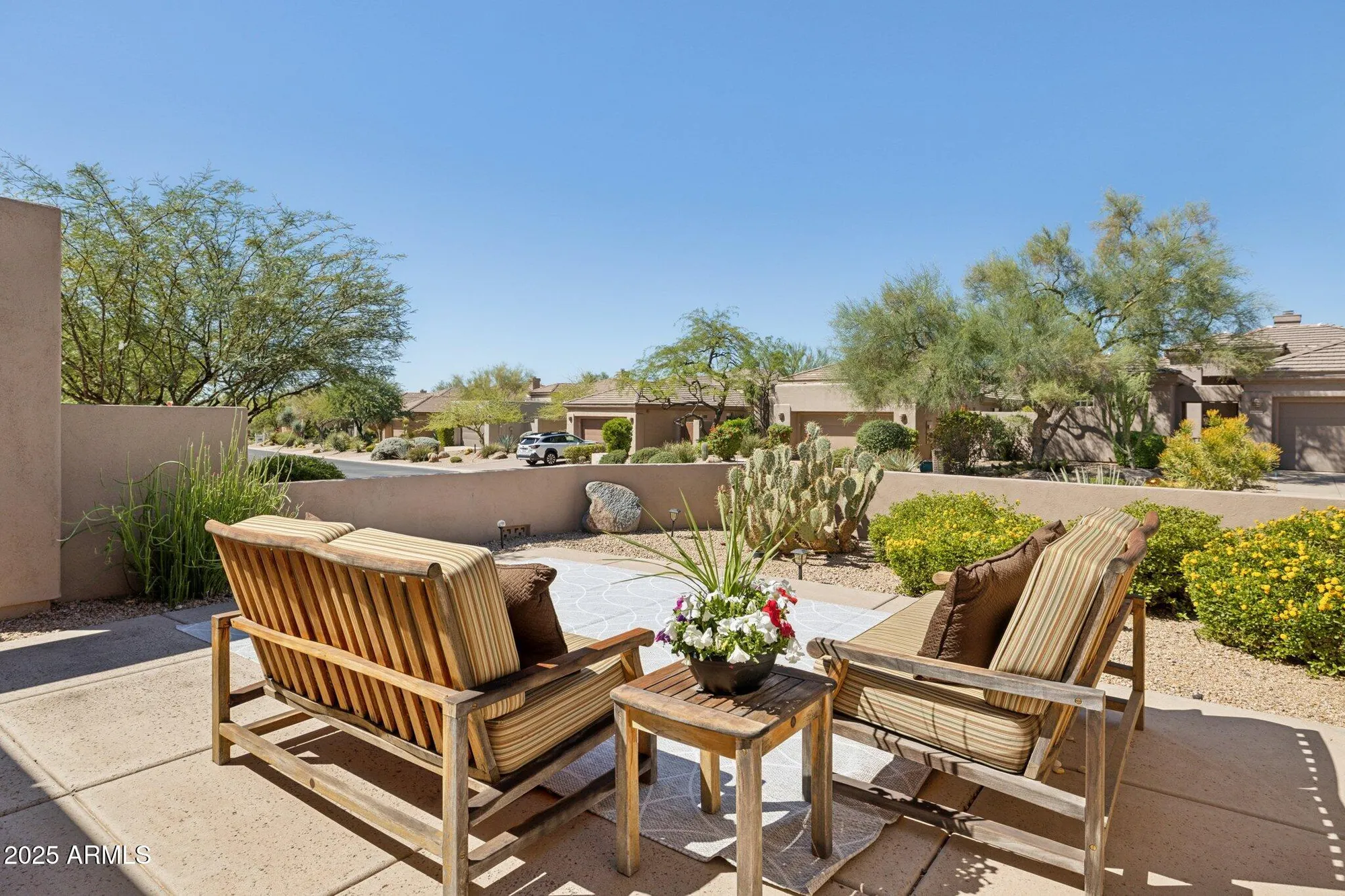 Property Slideshow image 17 of 30 | 7116 e bramble berry ln, Scottsdale, AZ, 85266
