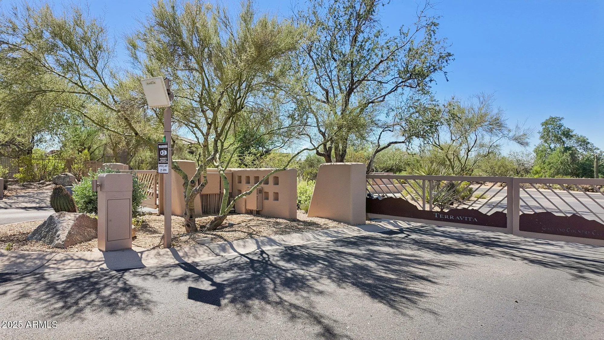 Property Slideshow image 26 of 30 | 7116 e bramble berry ln, Scottsdale, AZ, 85266