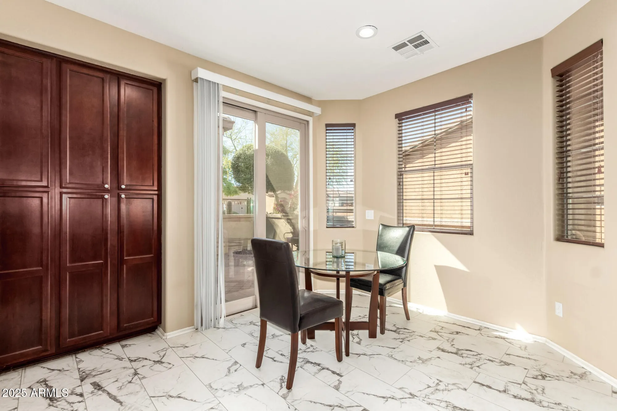 Property Slideshow image 15 of 70 | 12364 w rosewood ln, Peoria, AZ, 85383