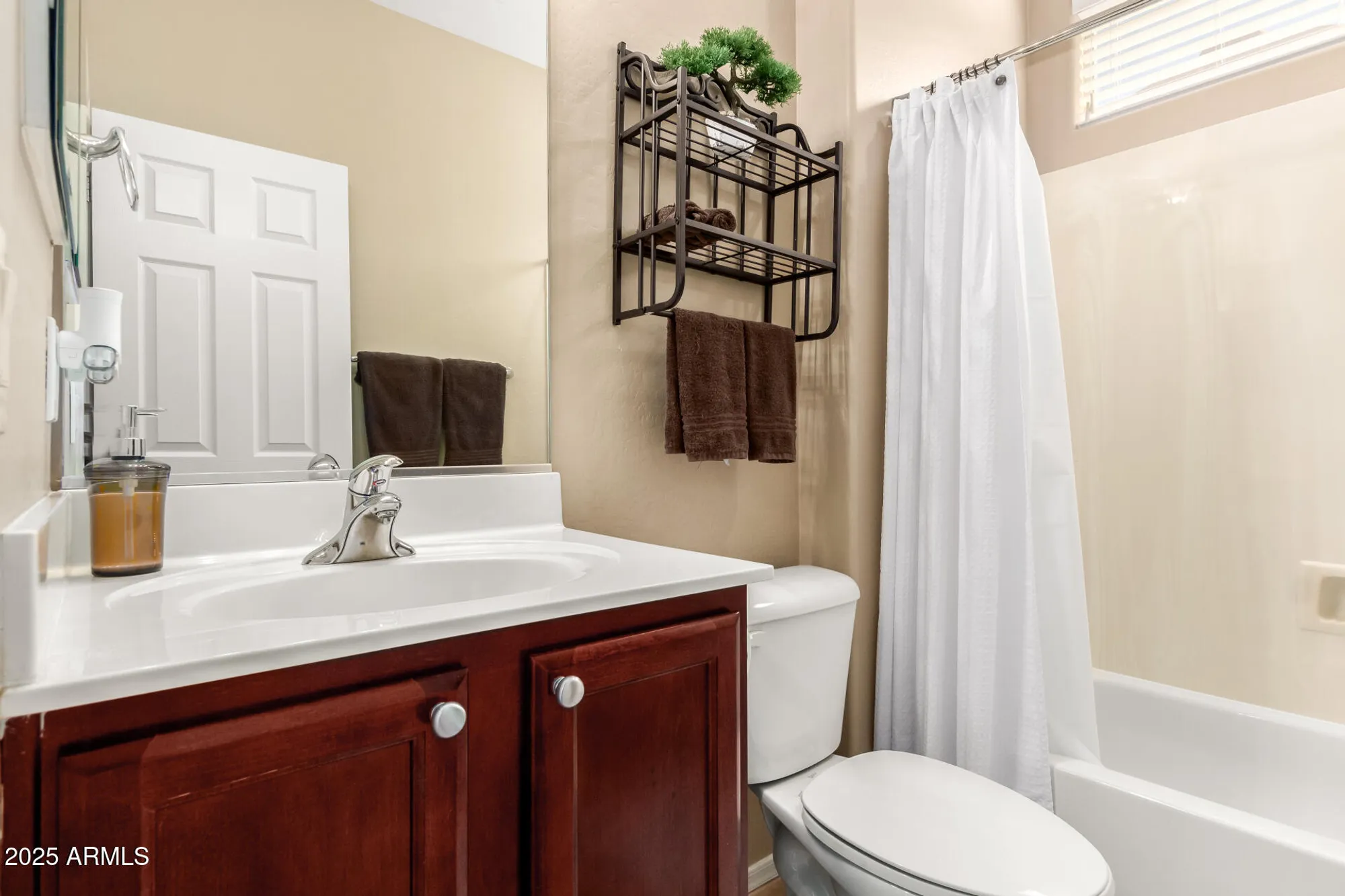 Property Slideshow image 29 of 70 | 12364 w rosewood ln, Peoria, AZ, 85383