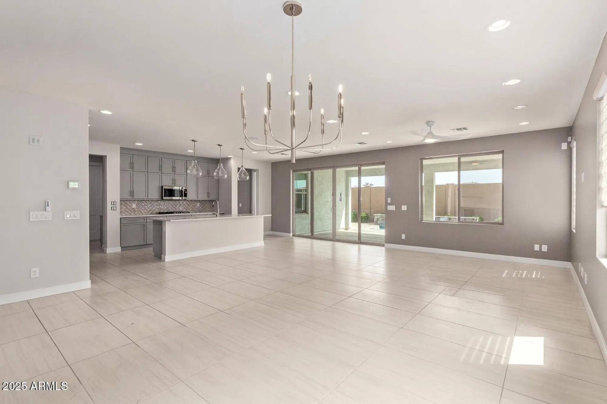 Property Slideshow image 8 of 27 | 39823 n collins ln, San Tan Valley, AZ, 85140