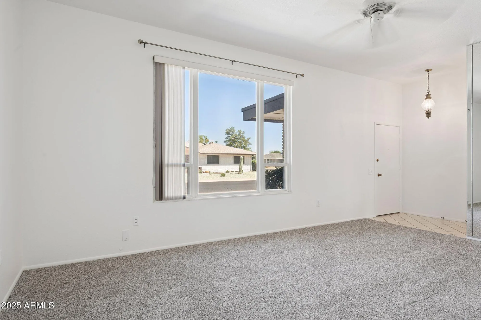 Property Slideshow image 4 of 27 | 9405 w rolling hills dr, Sun City, AZ, 85351