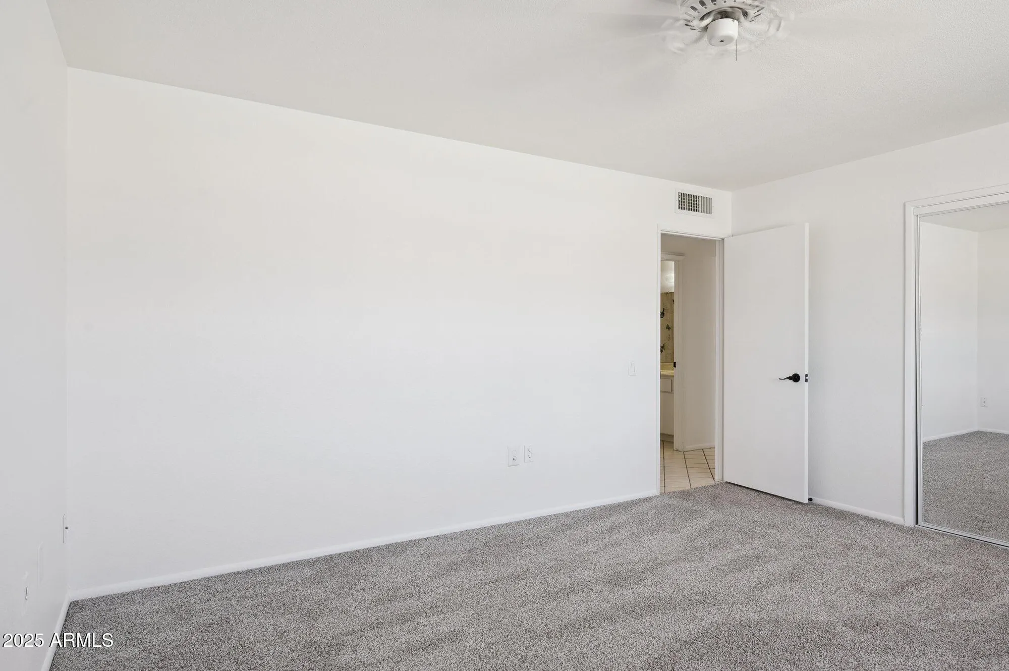 Property Slideshow image 6 of 27 | 9405 w rolling hills dr, Sun City, AZ, 85351