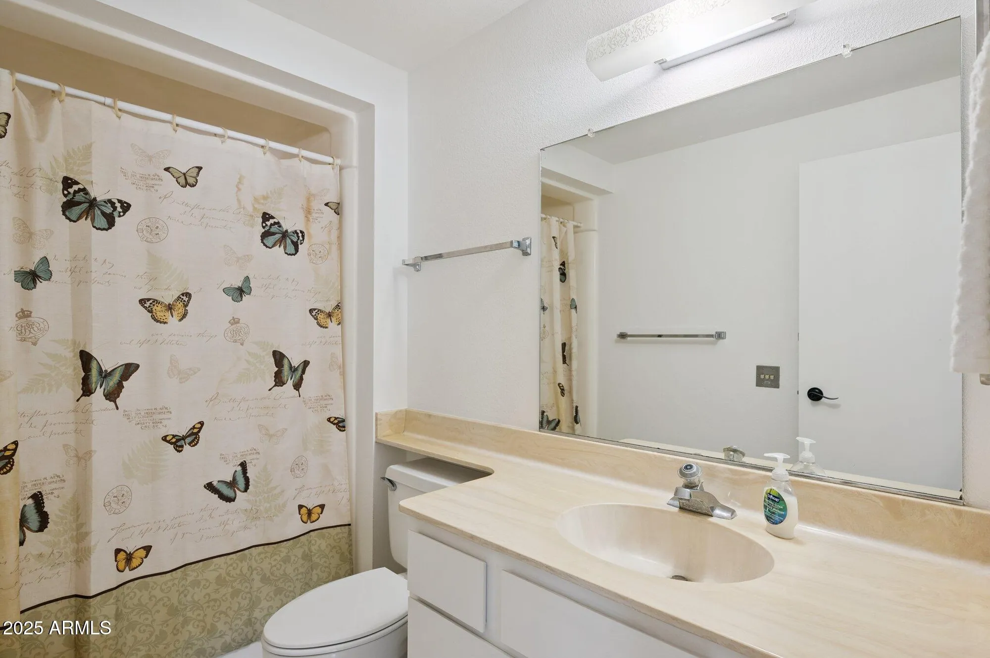 Property Slideshow image 5 of 27 | 9405 w rolling hills dr, Sun City, AZ, 85351