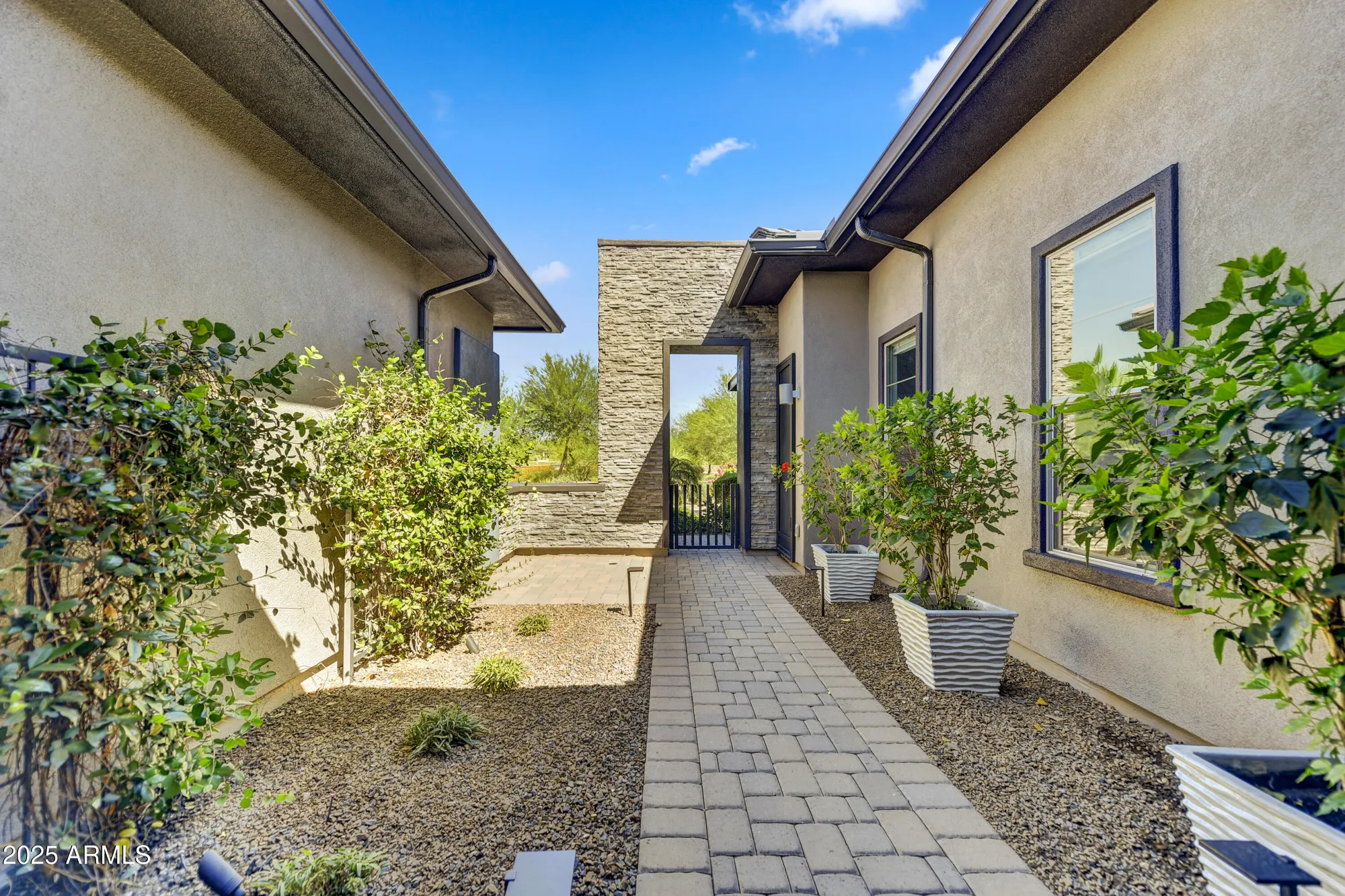 Property Slideshow image 2 of 68 | 17421 e desert vista trl, Rio Verde, AZ, 85263